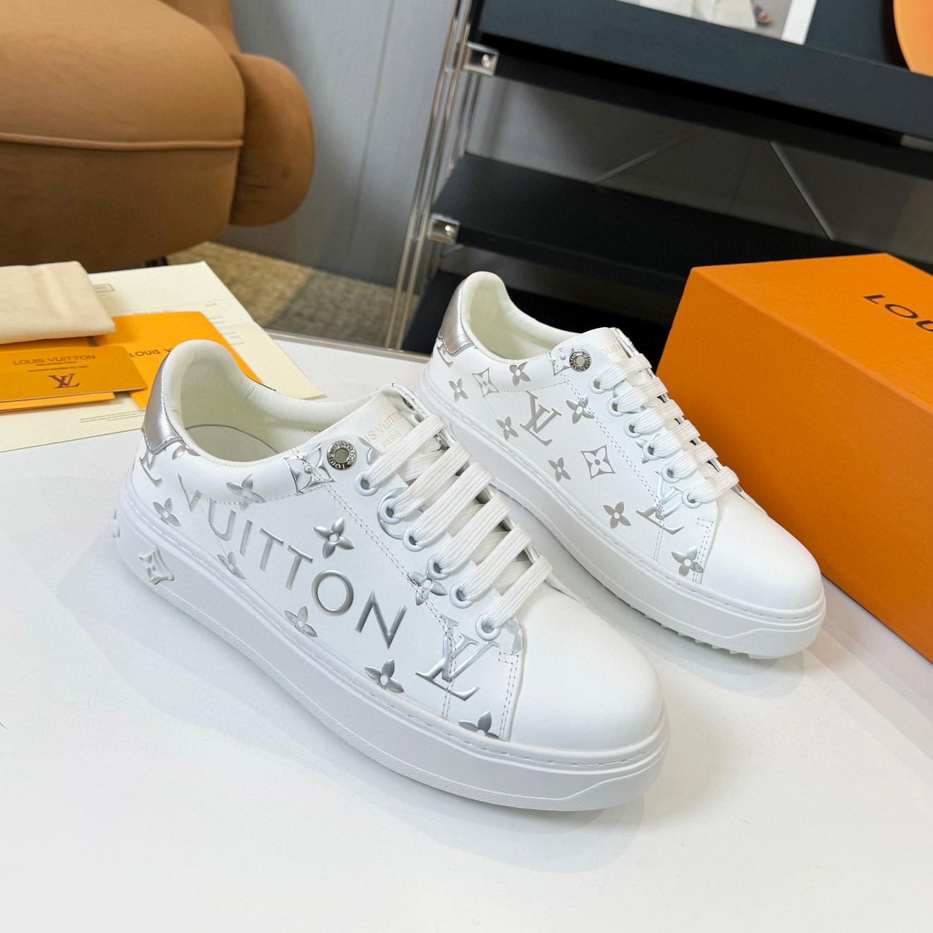 2023 latest silver logo printing white fashion casual sneakers - FrasersFashion
