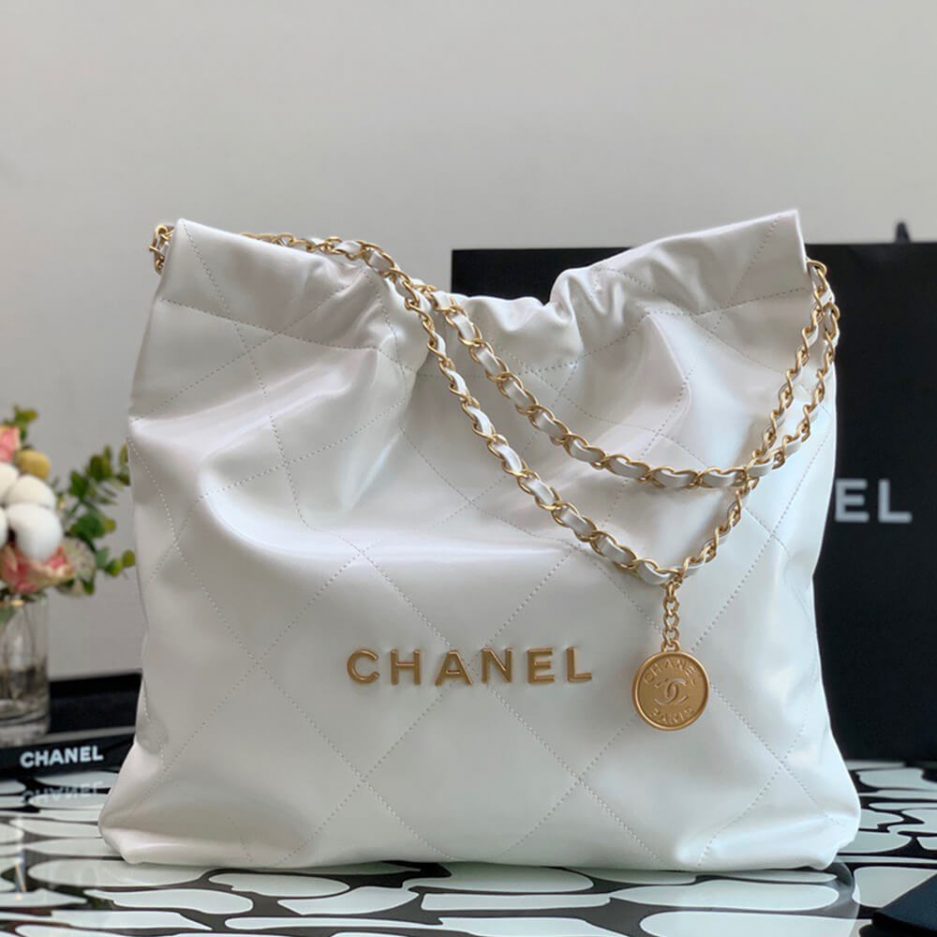 CHANEL 22 SMALL HANDBAG - FrasersFashion