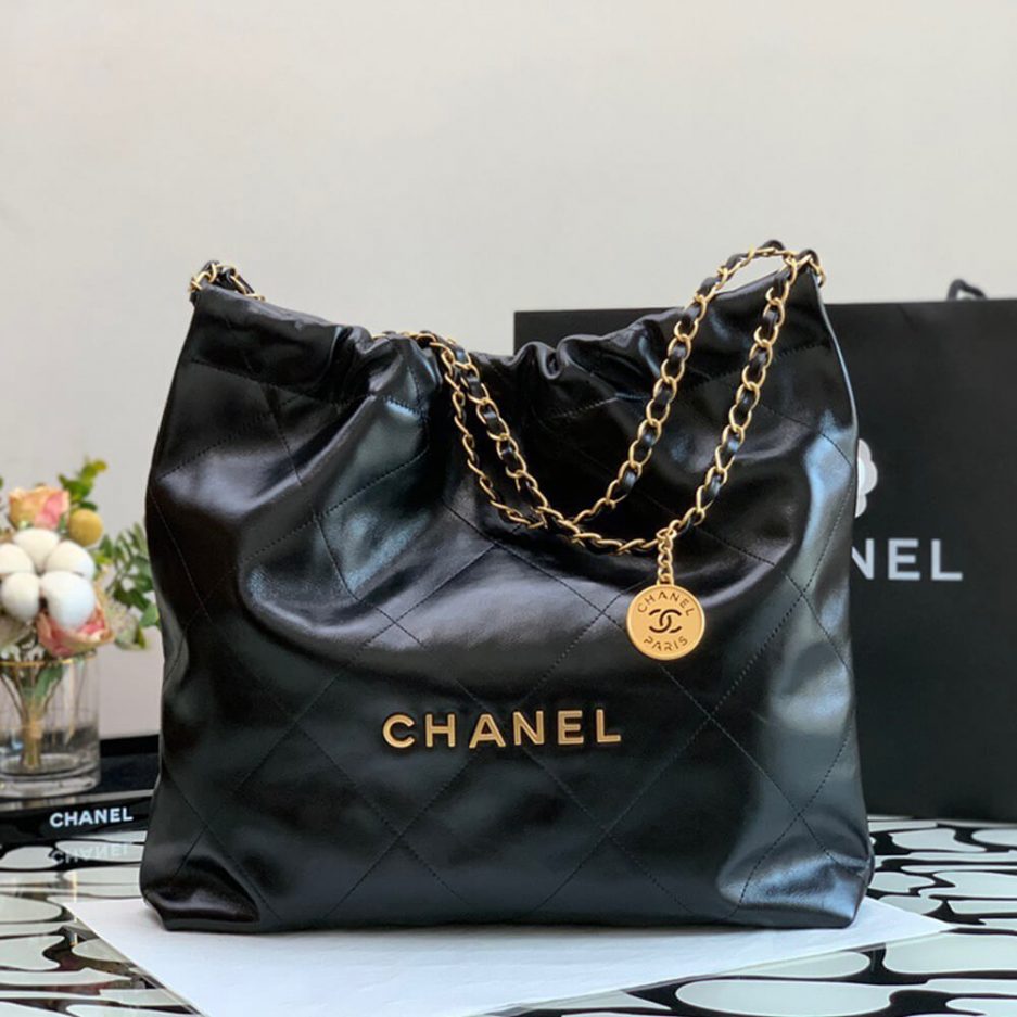 CHANEL 22 SMALL HANDBAG - FrasersFashion