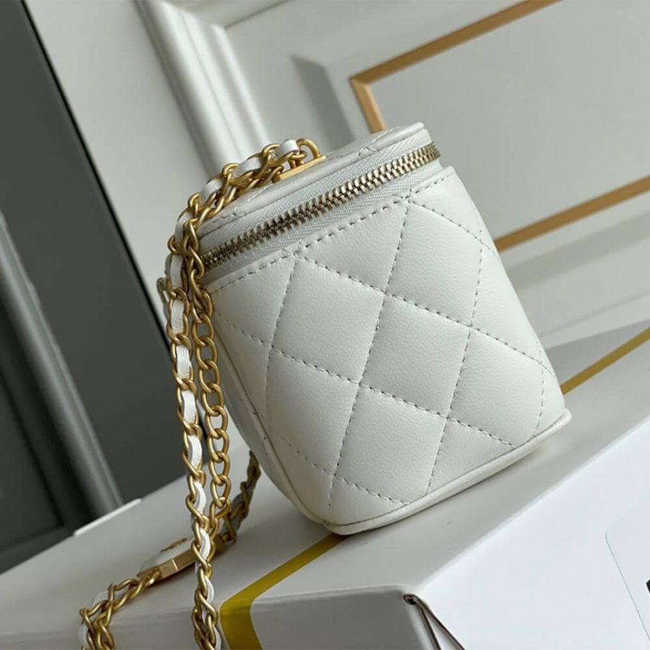 Chanel SMALL VANITY WITH CHAIN AP2931 - FrasersFashion