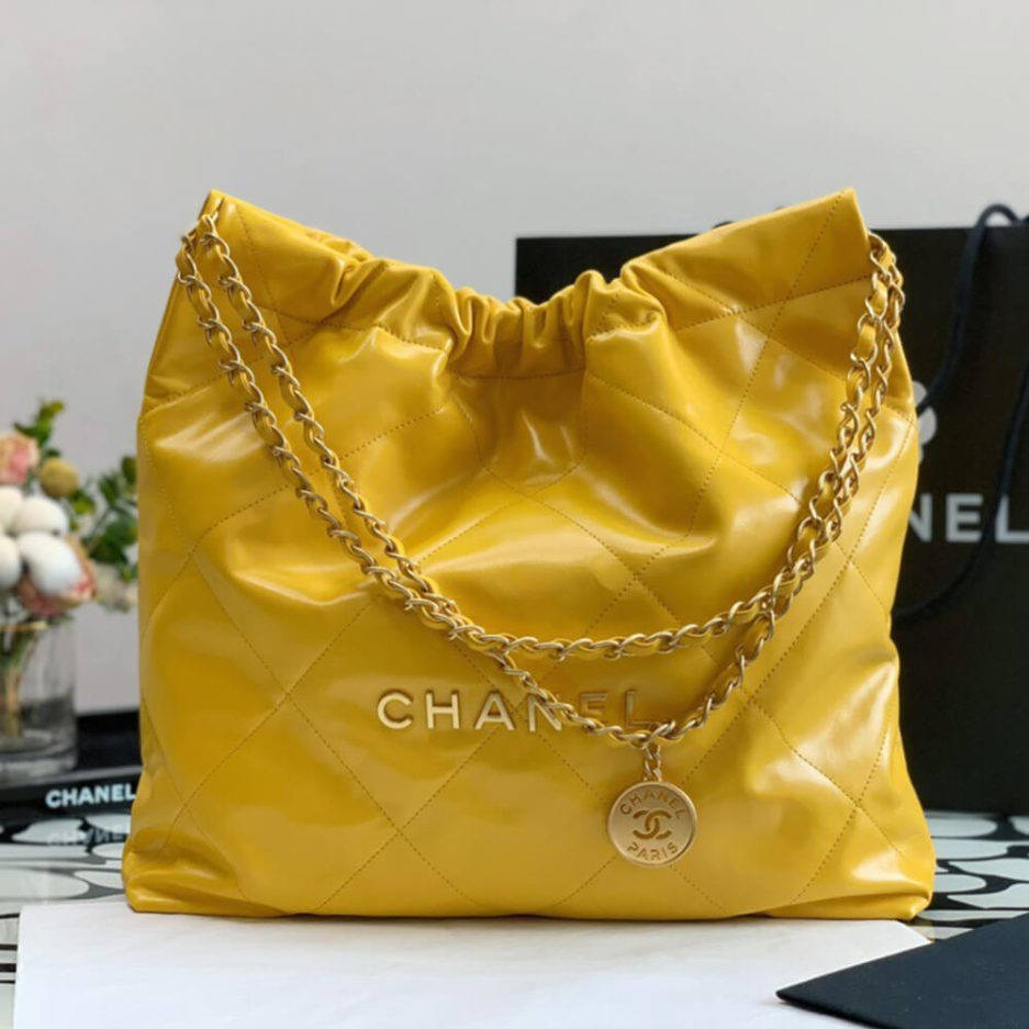 CHANEL 22 SMALL HANDBAG AS3260 - FrasersFashion