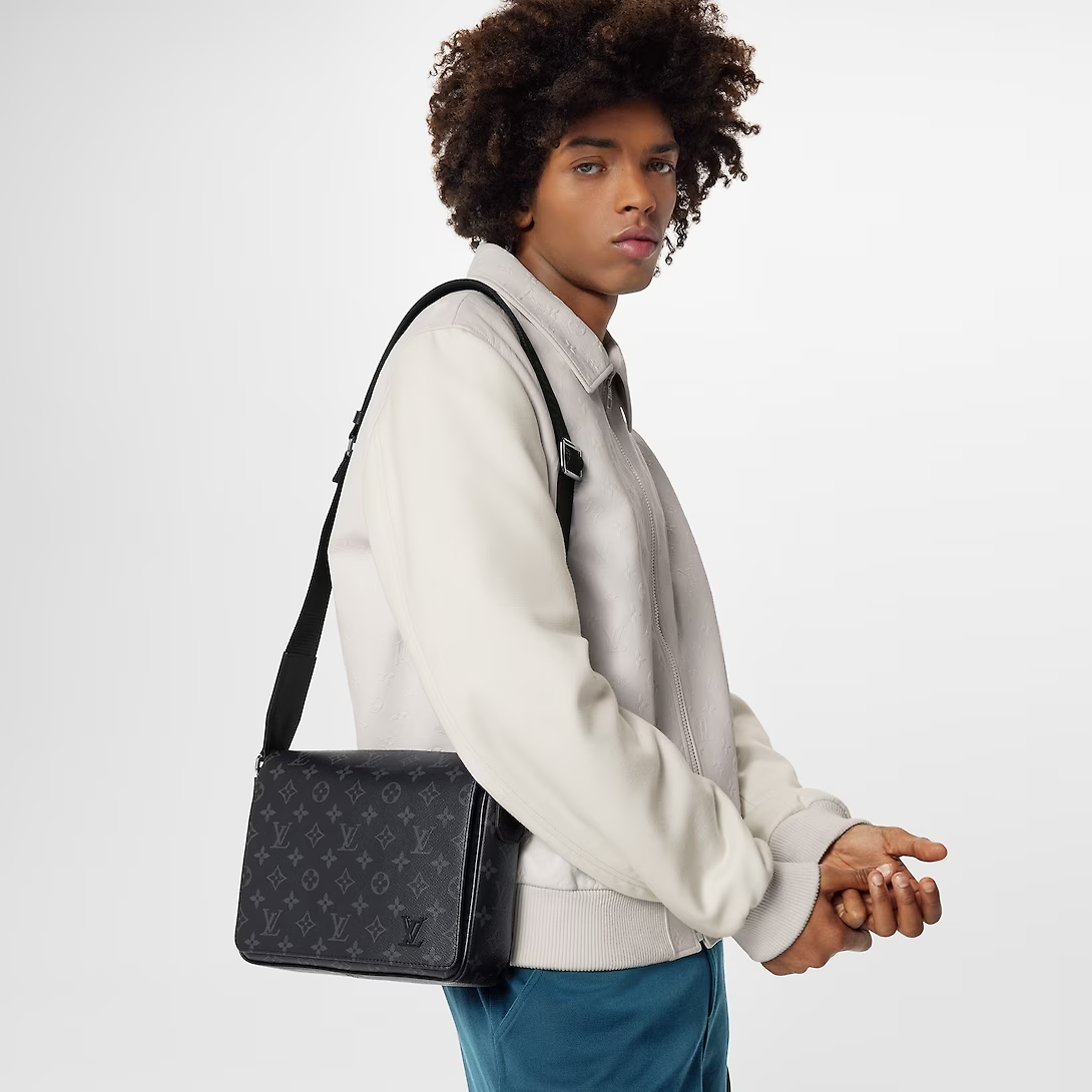 Louis Vuitton DISTRICT Small Messenger Bag M46255 - FrasersFashion