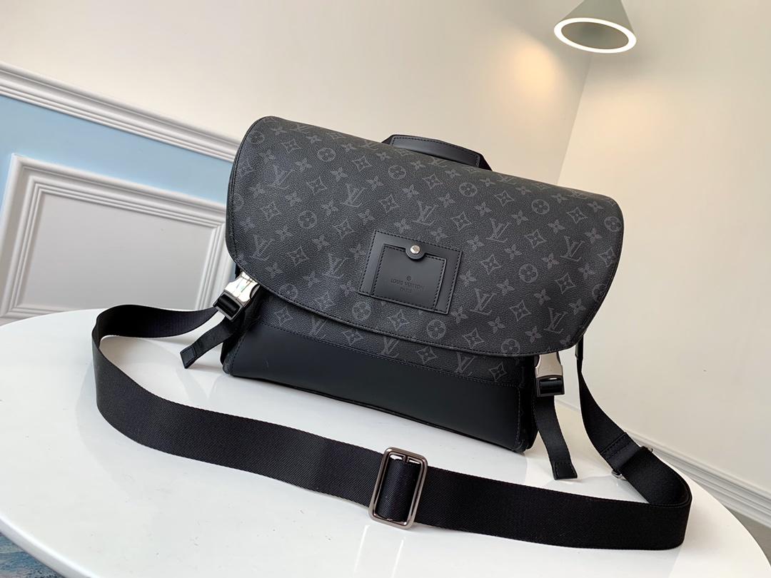 Louis Vuitton Messenger MM Voyager M40510 - FrasersFashion