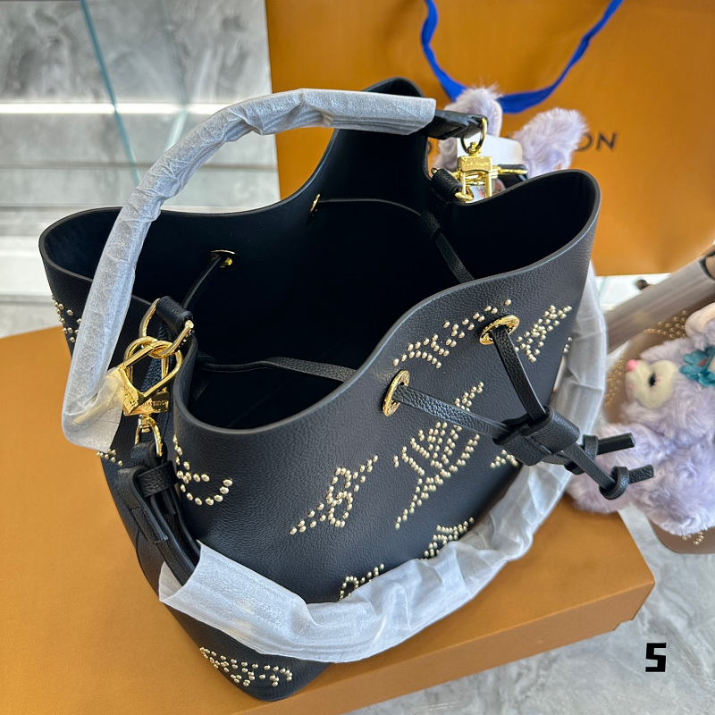 LOUIS VUITTON NÉONOÉ BB BLACK - FrasersFashion