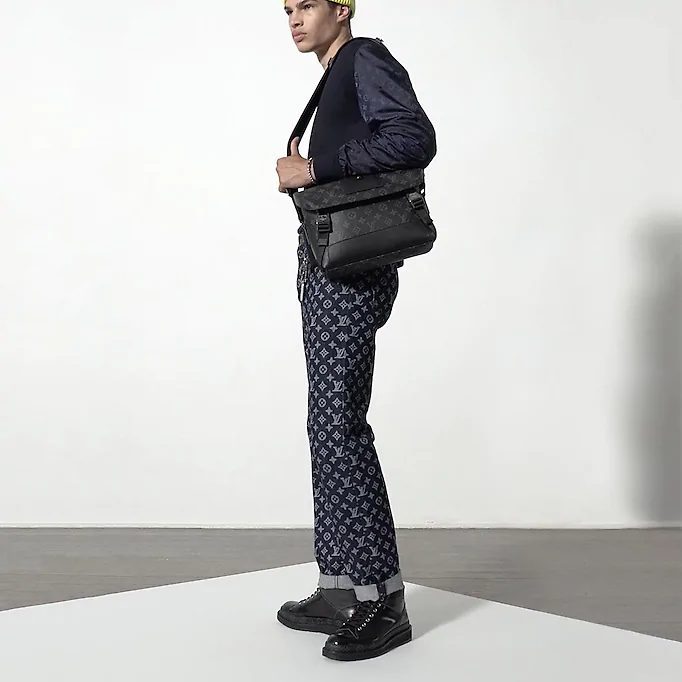 Louis Vuitton Messenger PM Voyager M40511 - FrasersFashion