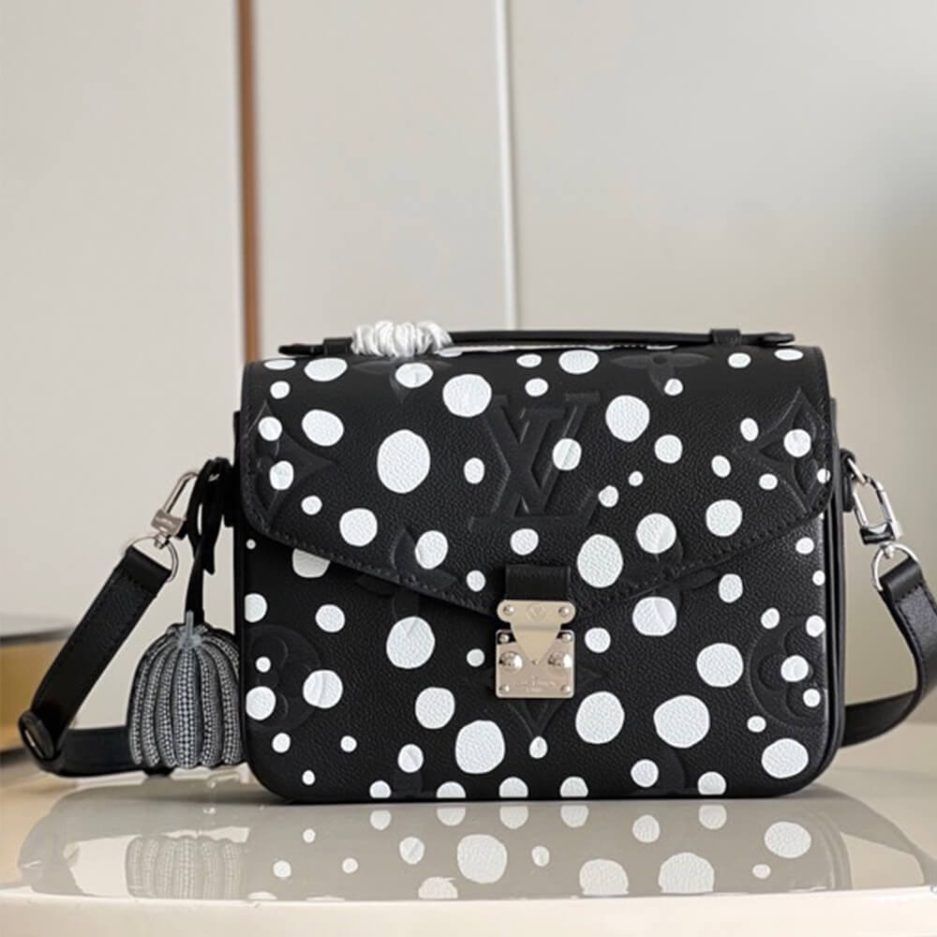 LV x YK Pochette Metis - FrasersFashion