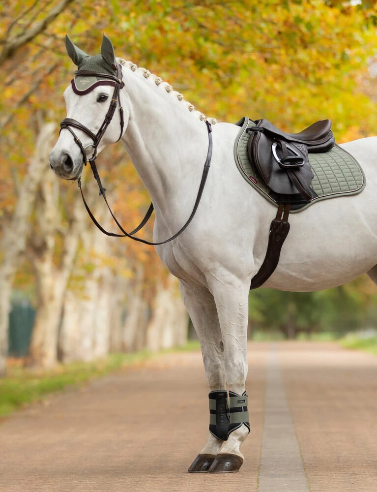 Suede Close Contact Square Saddle Pad