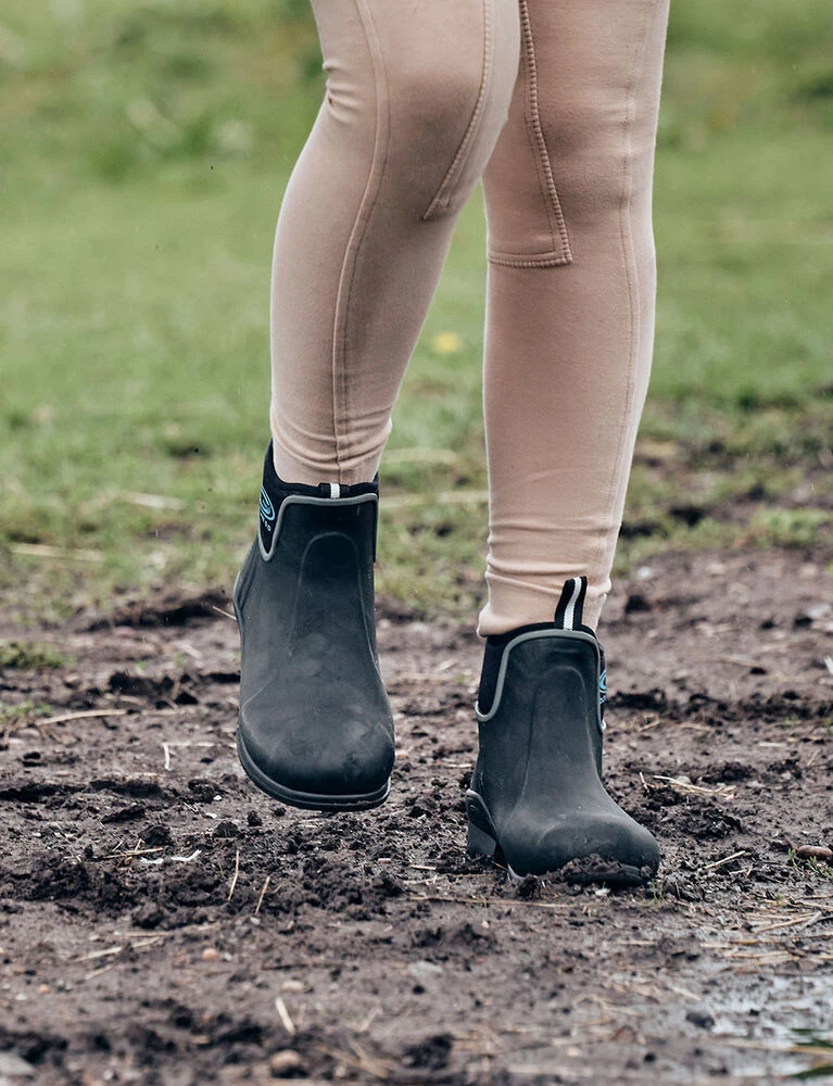 Outline Waterproof Boots