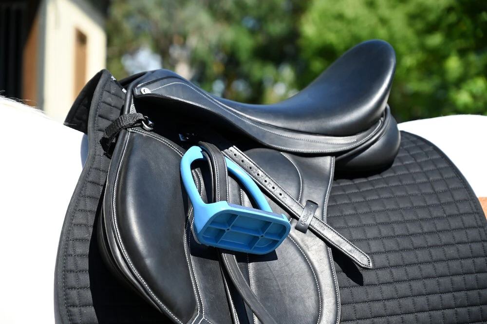 Aluminum Wide Tread Grip Stirrups