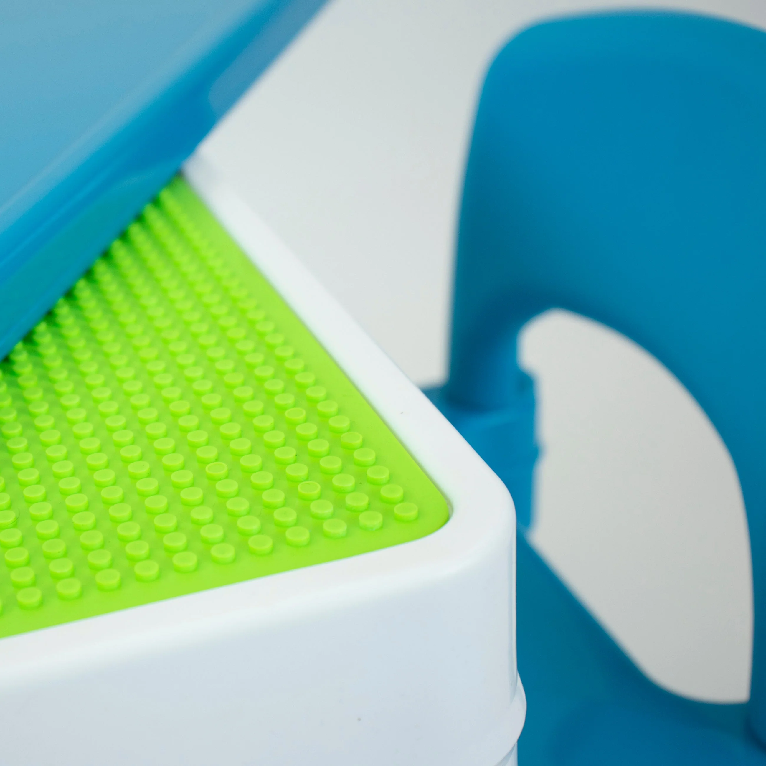 Kids 2-In-1 Square Activity Table and 2 Chair Set with 100 Pc Plastic Building Block Starter Set White/Green/Blue