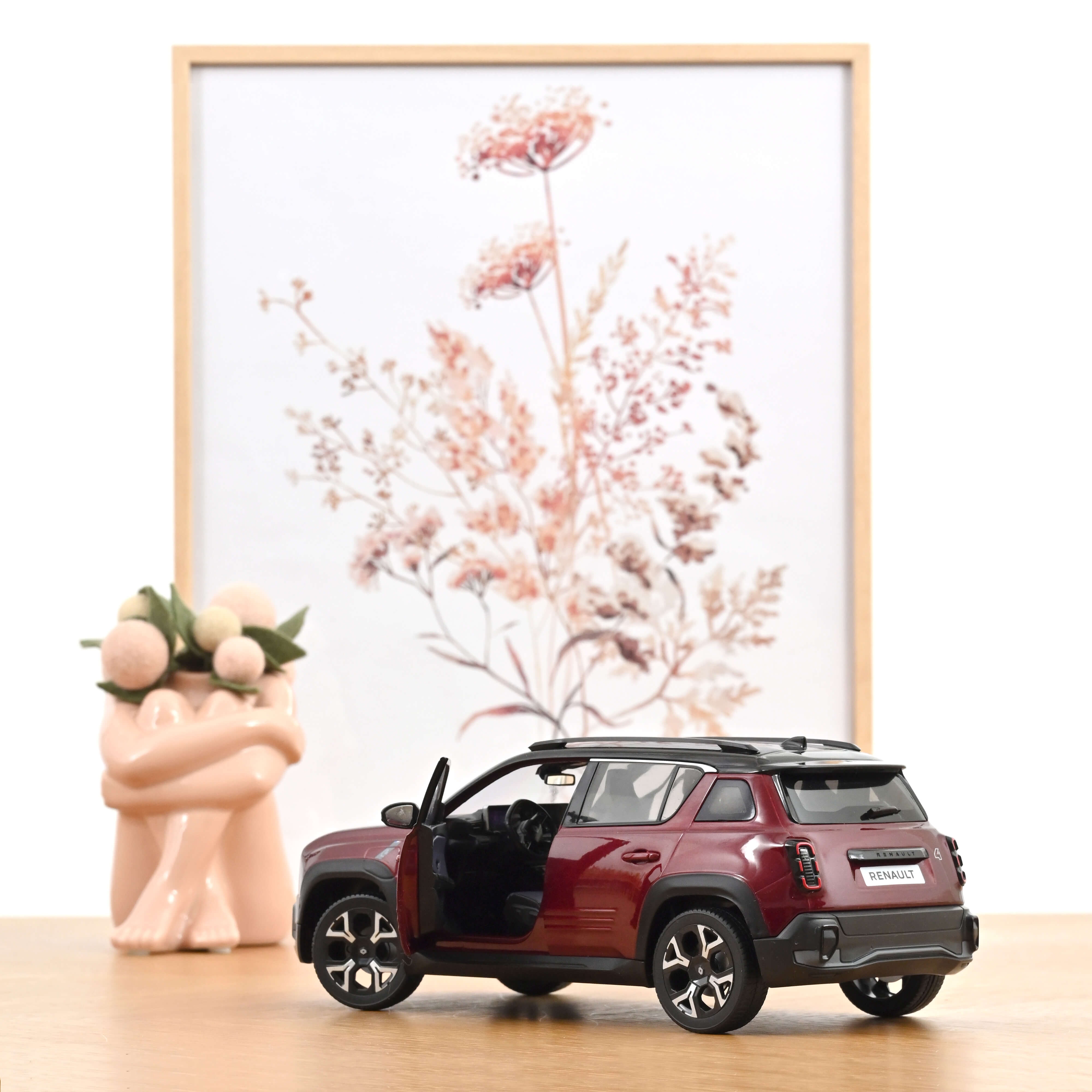 Renault 4 E-Tech Electric 2025 Carmin Red 1:18 - 300 pcs