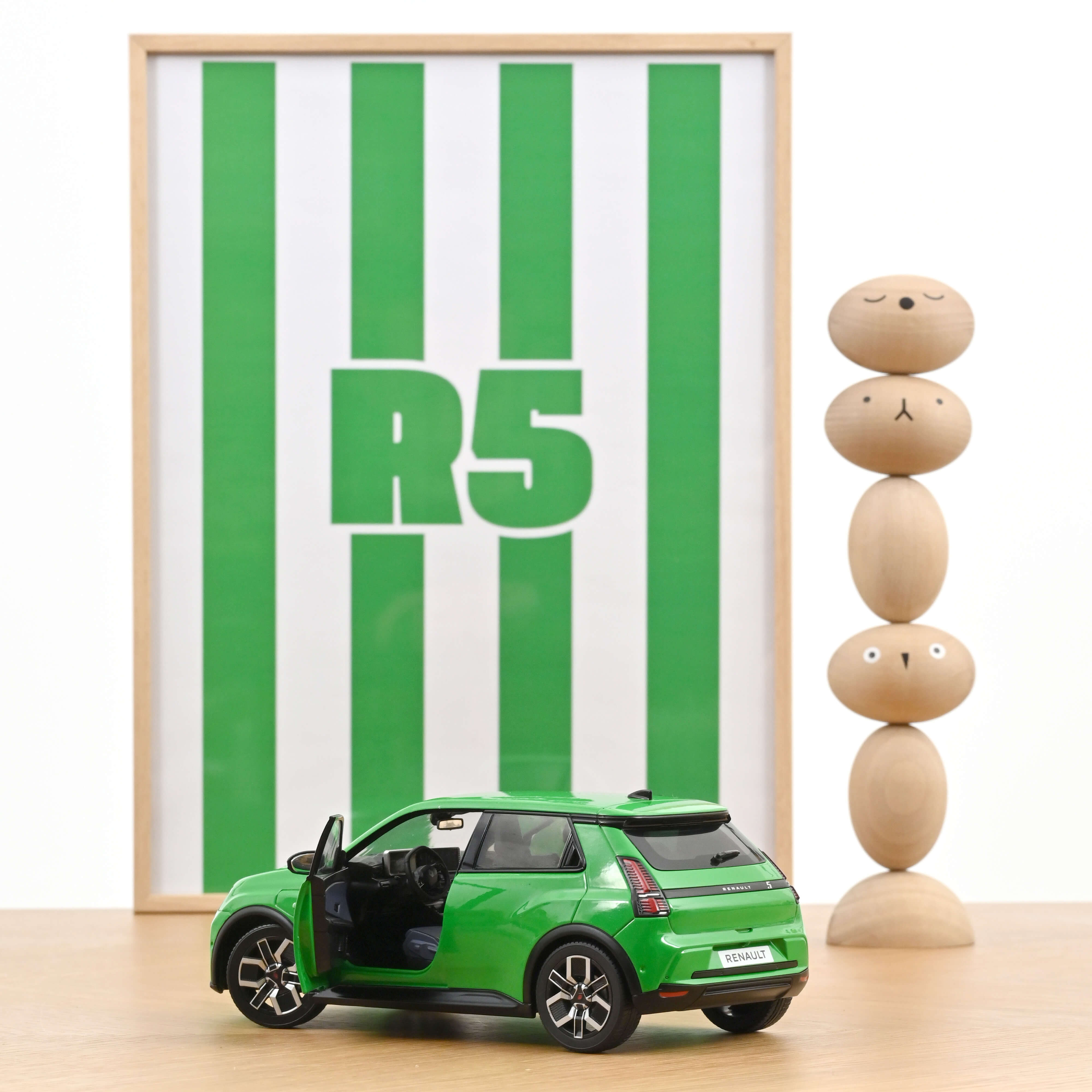 Renault 5 E-Tech Electric 2024 Pop Green 1:18 - 200pcs