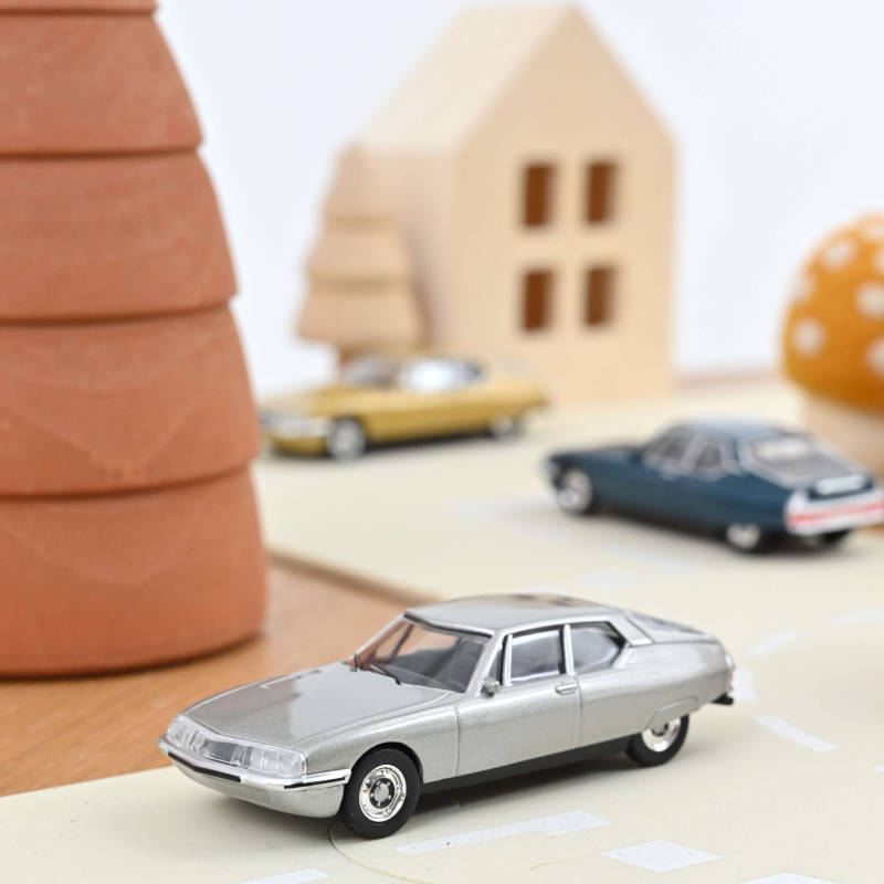 Citroën SM Grey 1970 1:64