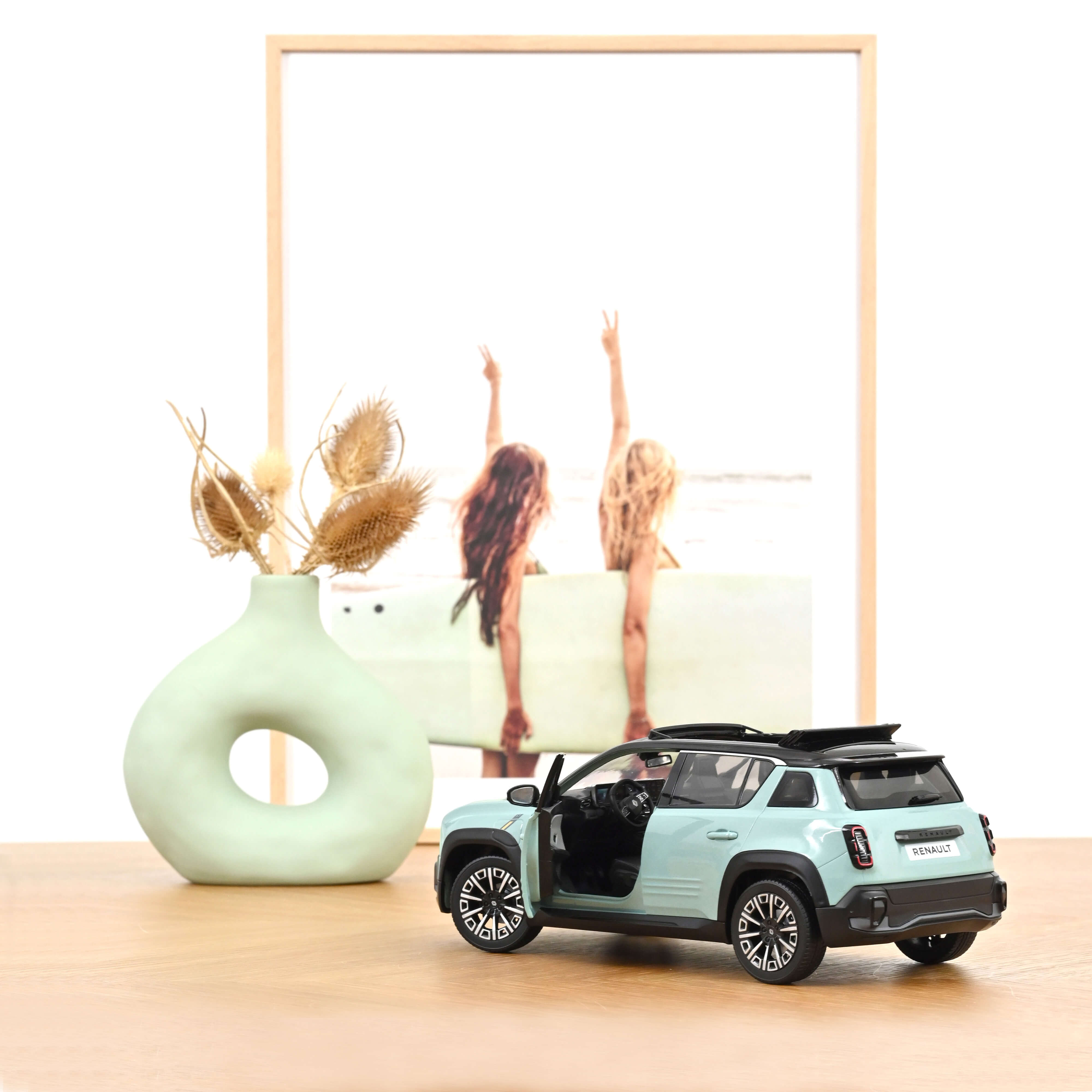 Renault 4 E-Tech Electric 2025 Hauts de France Green 1:18