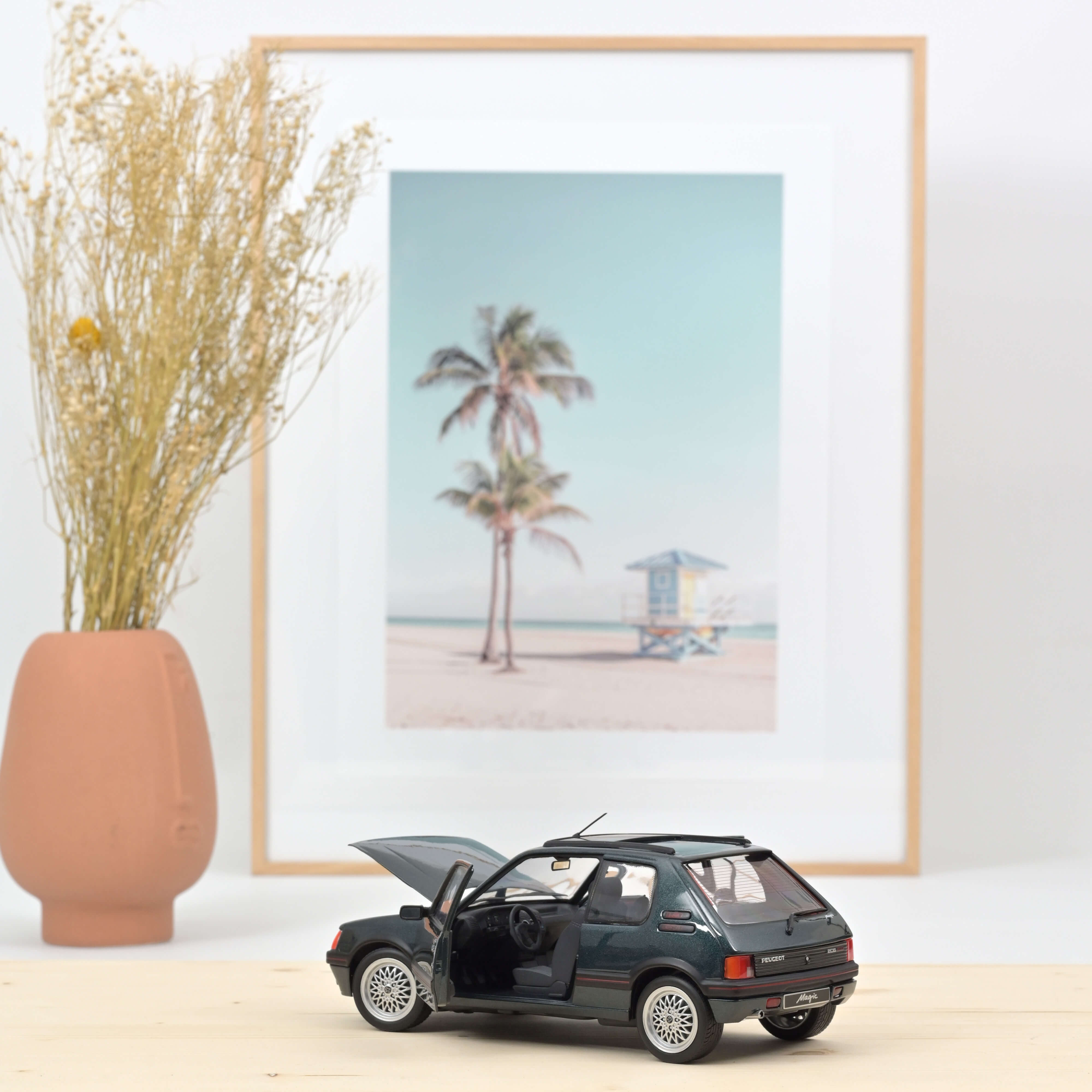 Peugeot 205 GTi 1.9 Magic 1990 1:18 - 400pcs