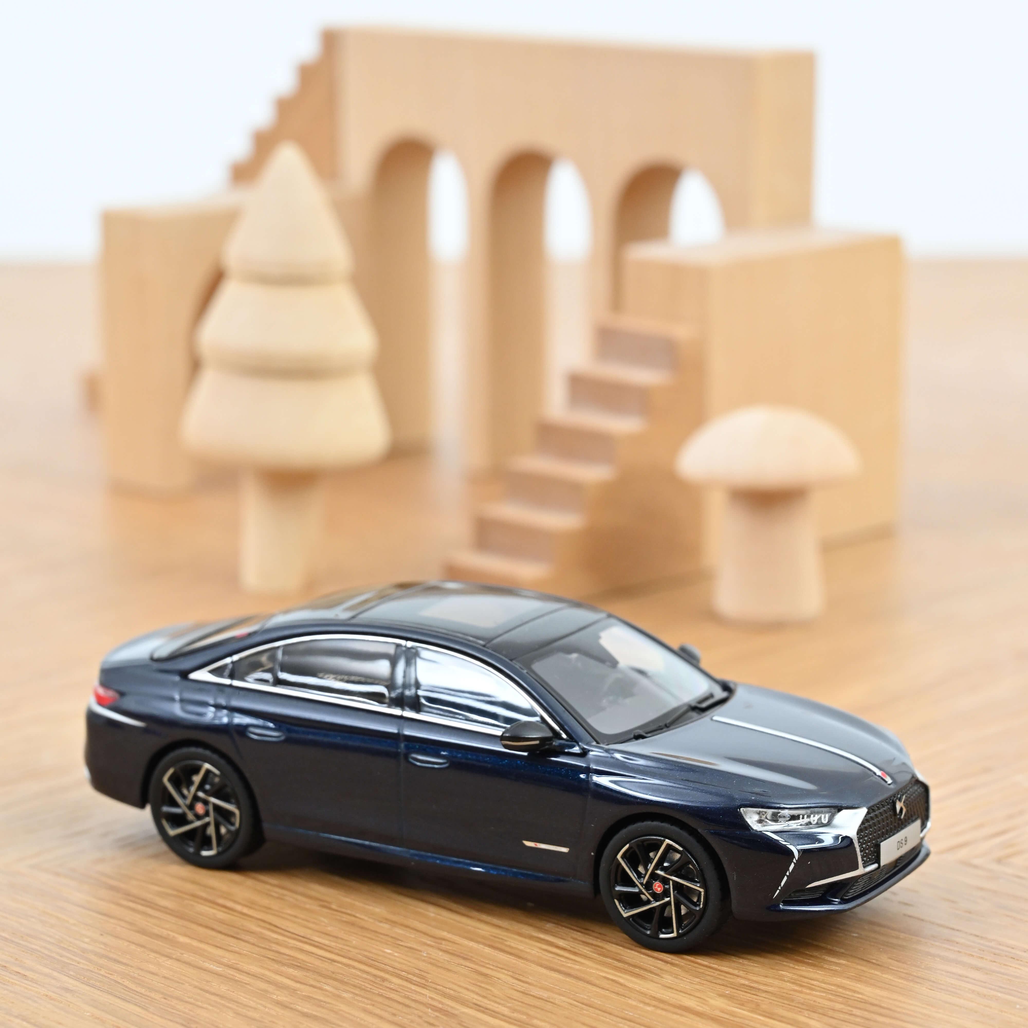 DS 9 Performance Line Blue Midnight 1:43