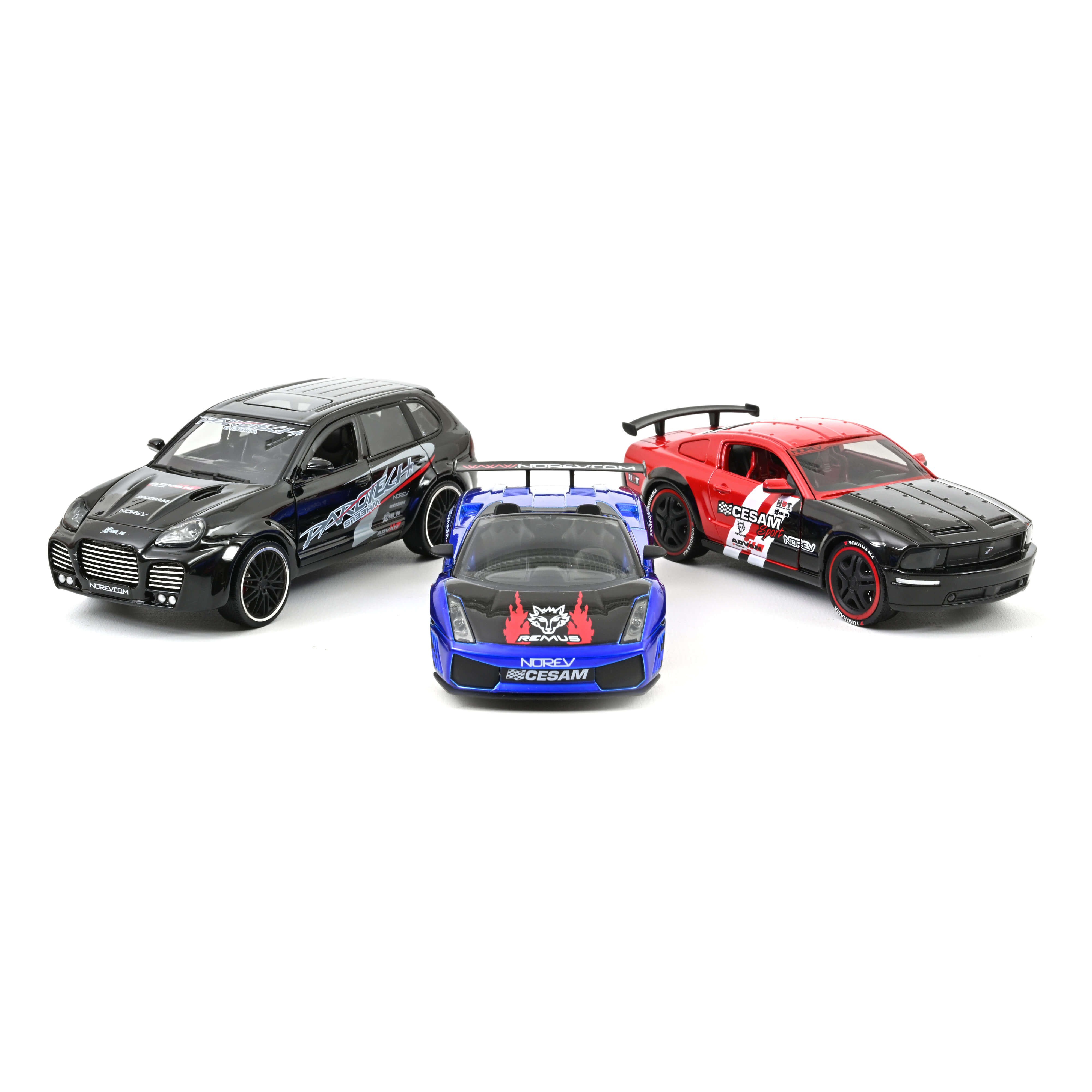 Street Racer box set 2 cars + 1 free 1:32
