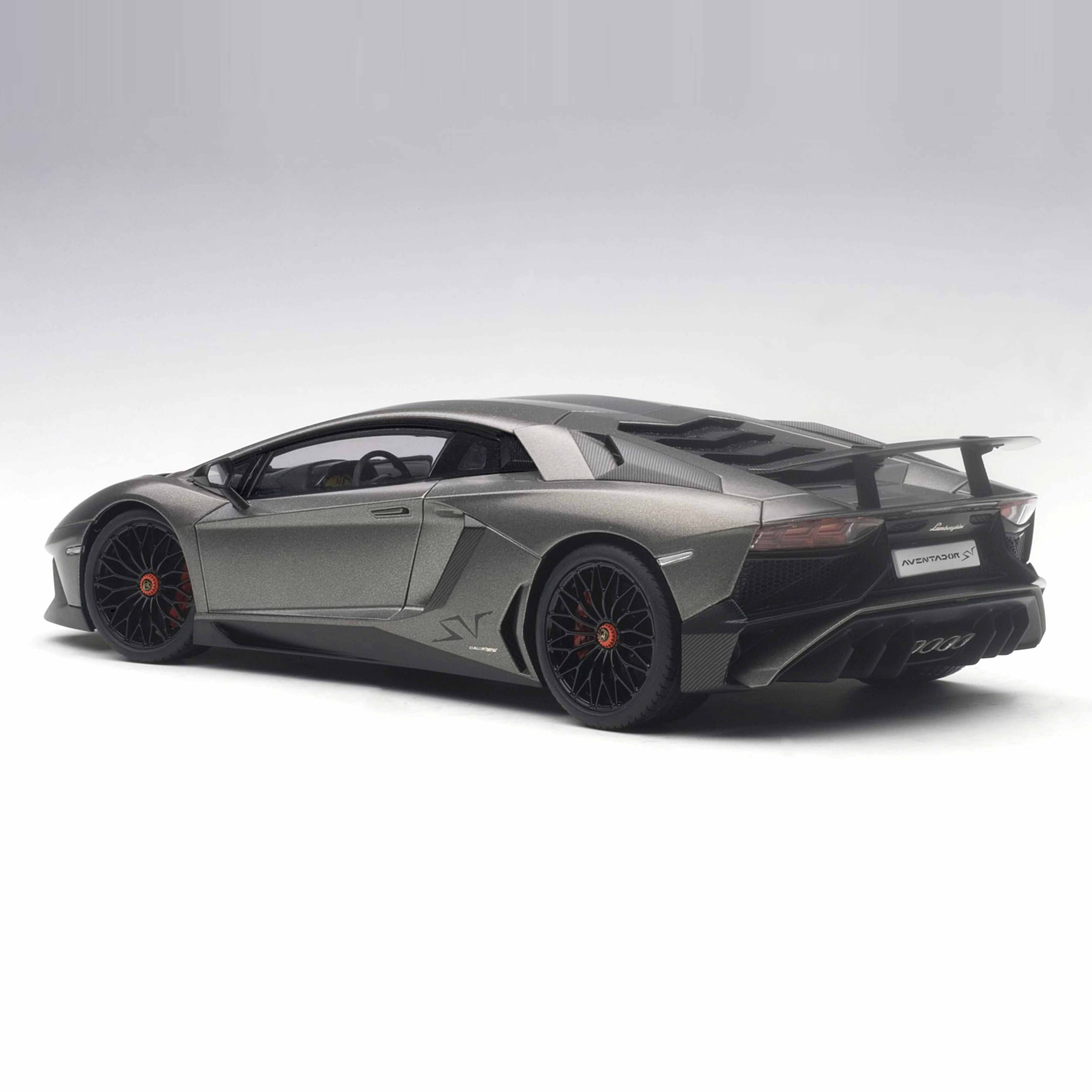 Lamborghini Aventador LP750-4 SV 2015 Titan Grey/Mat Grey 1:18