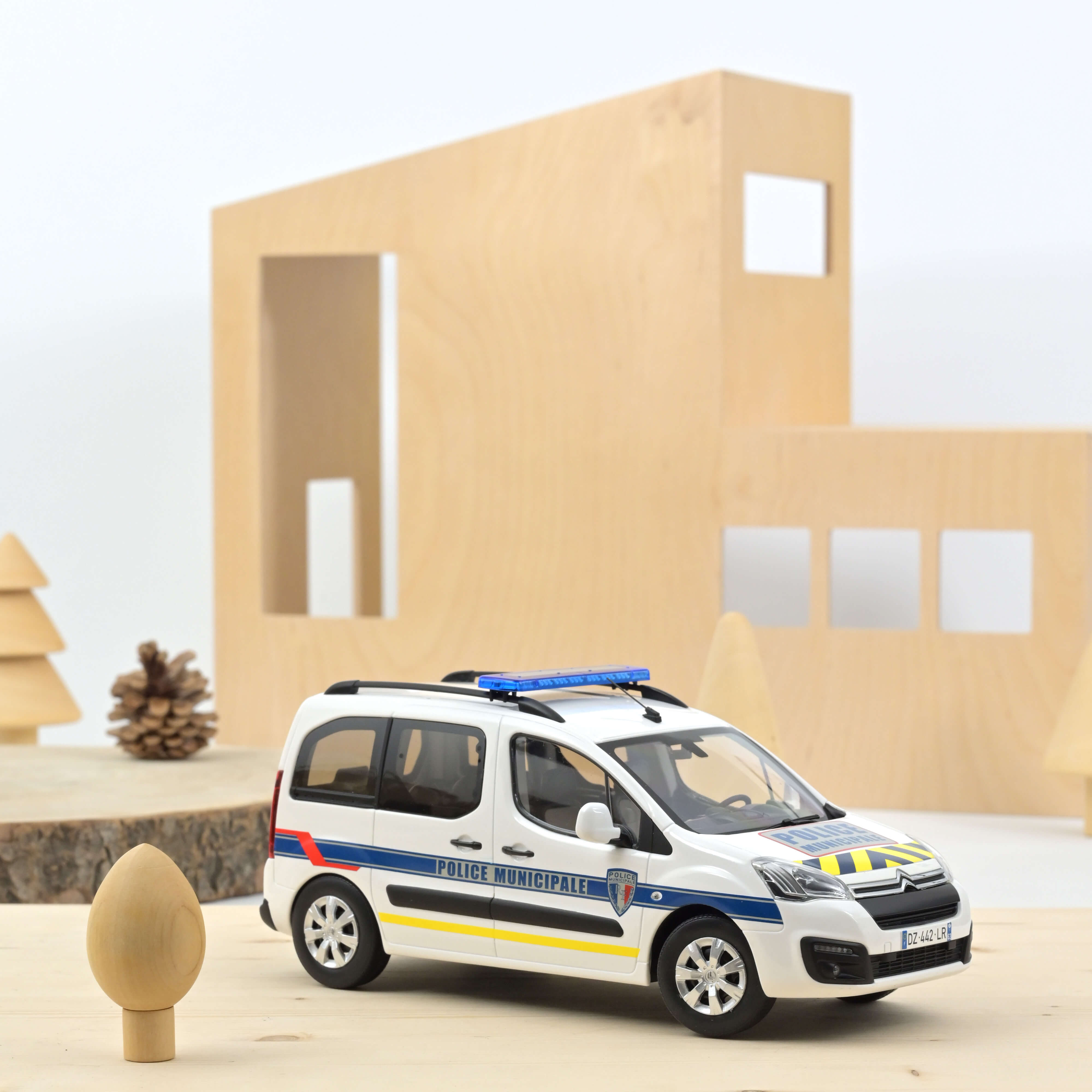 Citroën Berlingo 2016 Police Municipale 1:18 - 100pcs