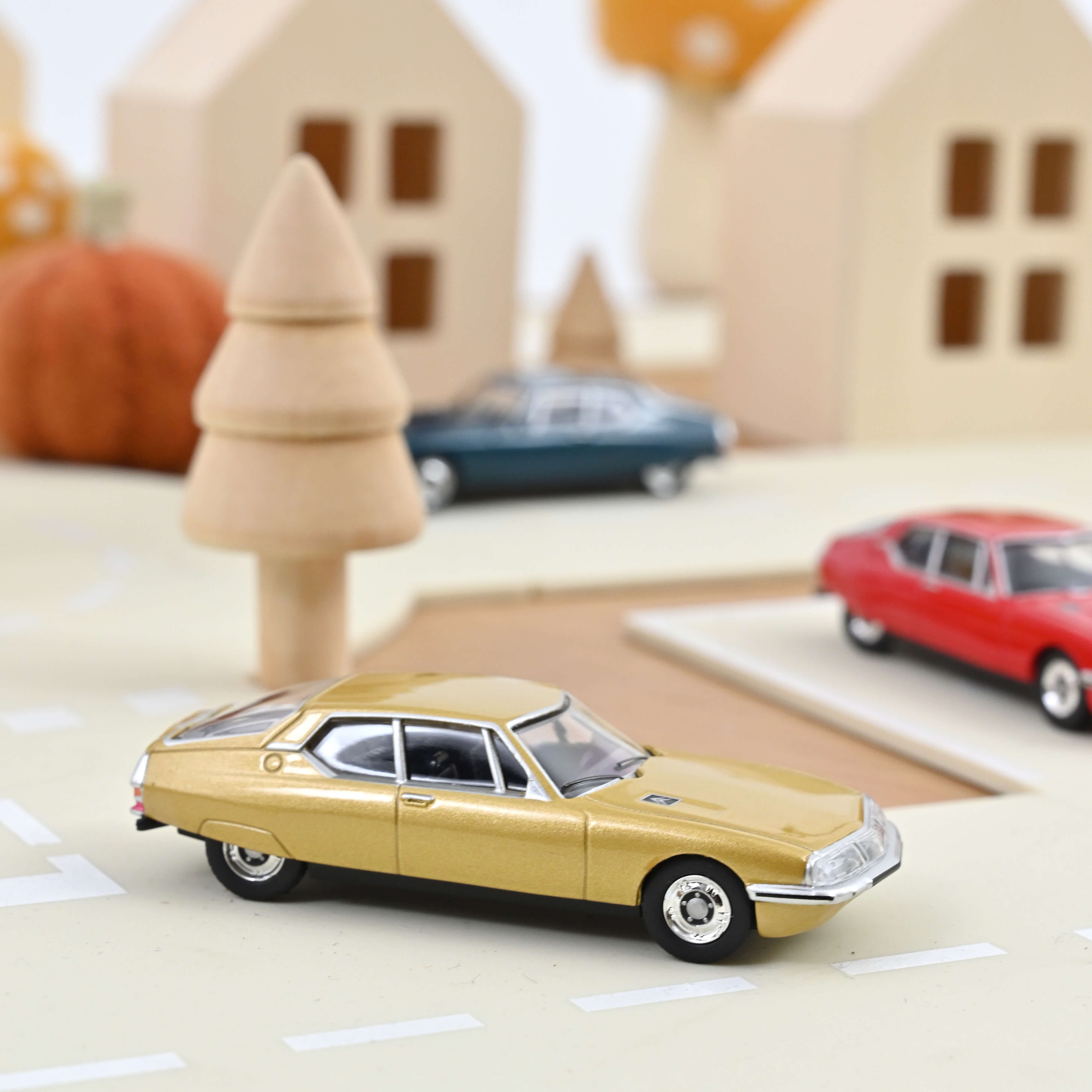 Citroën SM Gold 1970 1:64