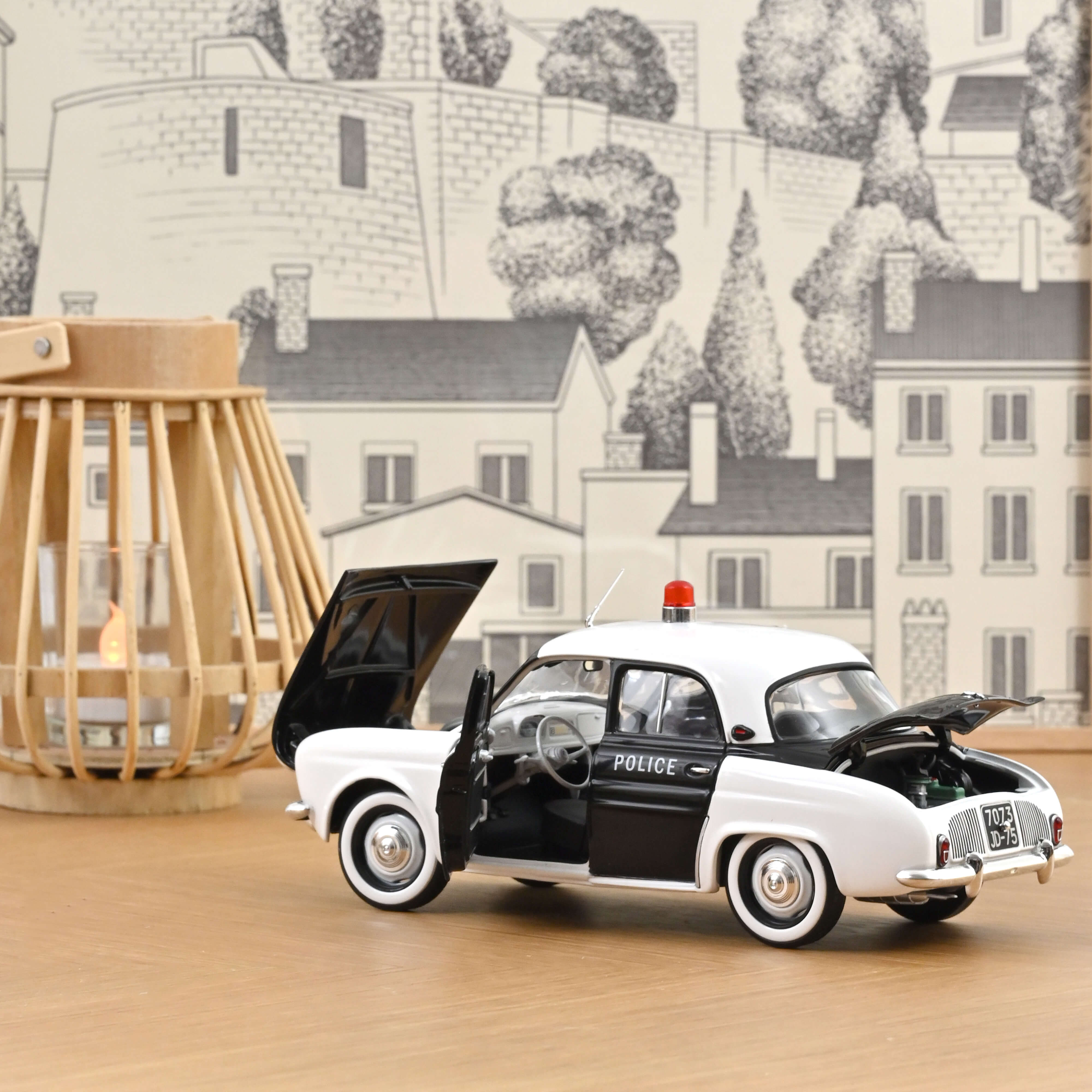 Renault Dauphine 1958 Police Pie 1:18 - 200pcs