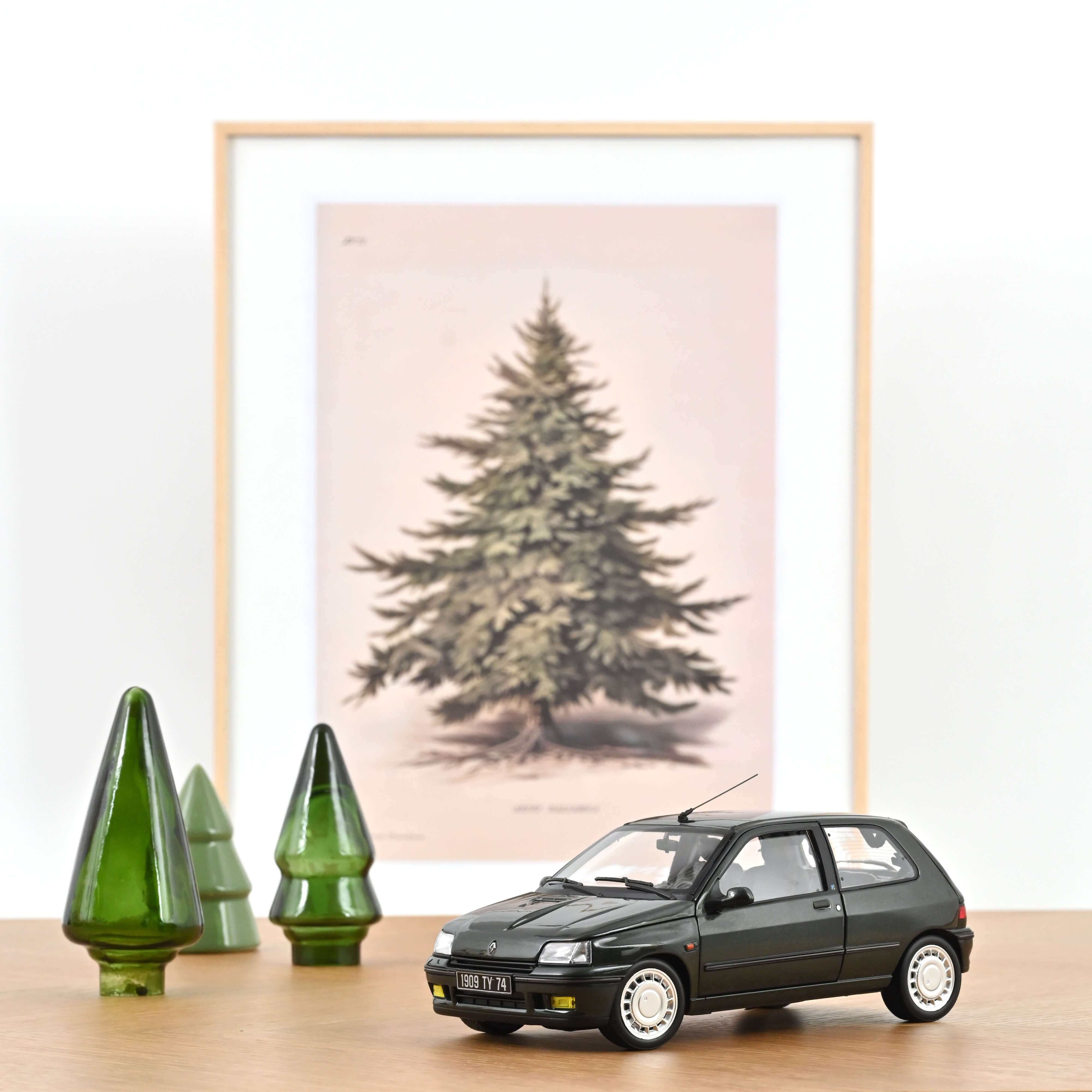 Renault Clio 16S 1992 Tyrol Green 1:18 - 400pcs