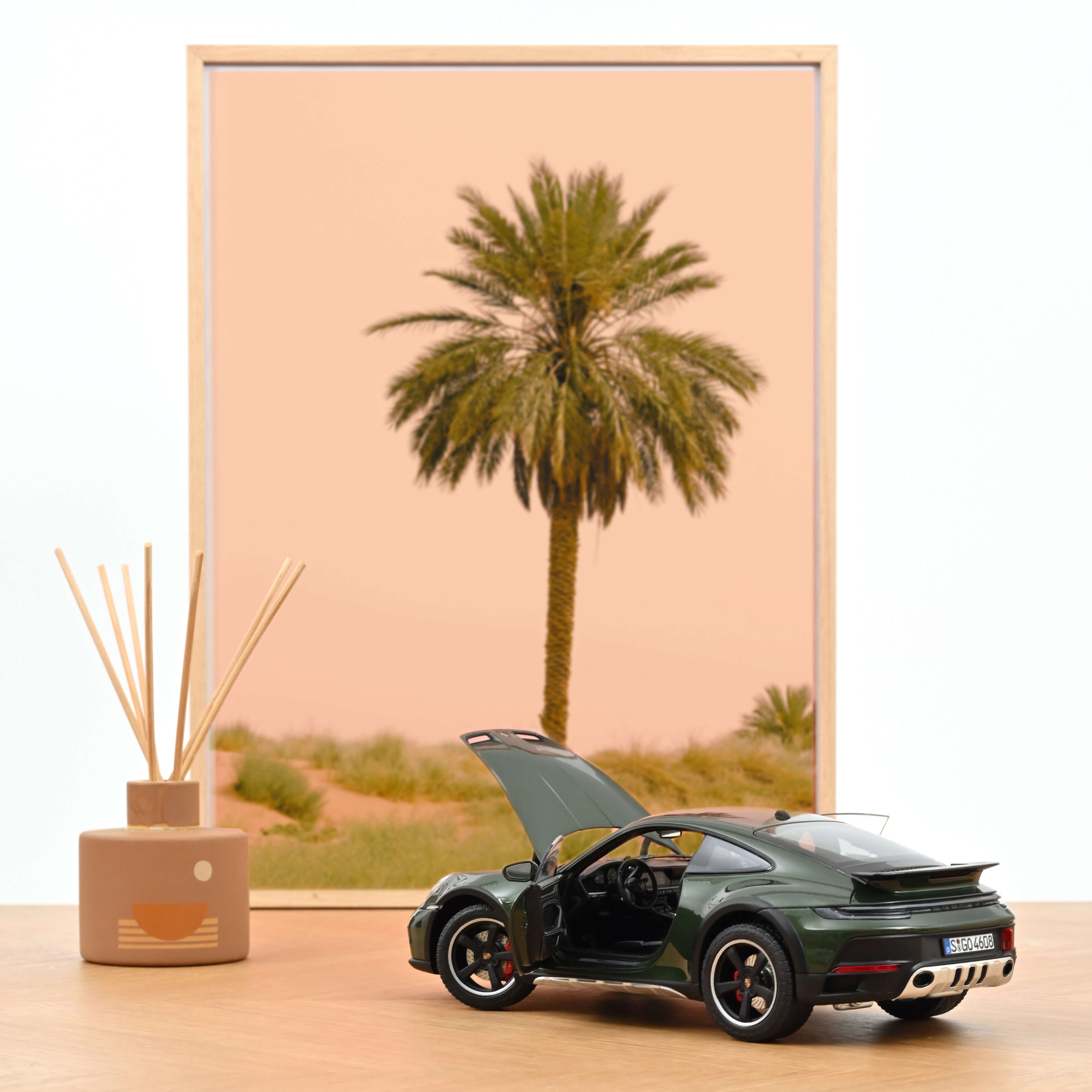 Porsche 911 Dakar 2023 Oakgreenmetallic 1:18
