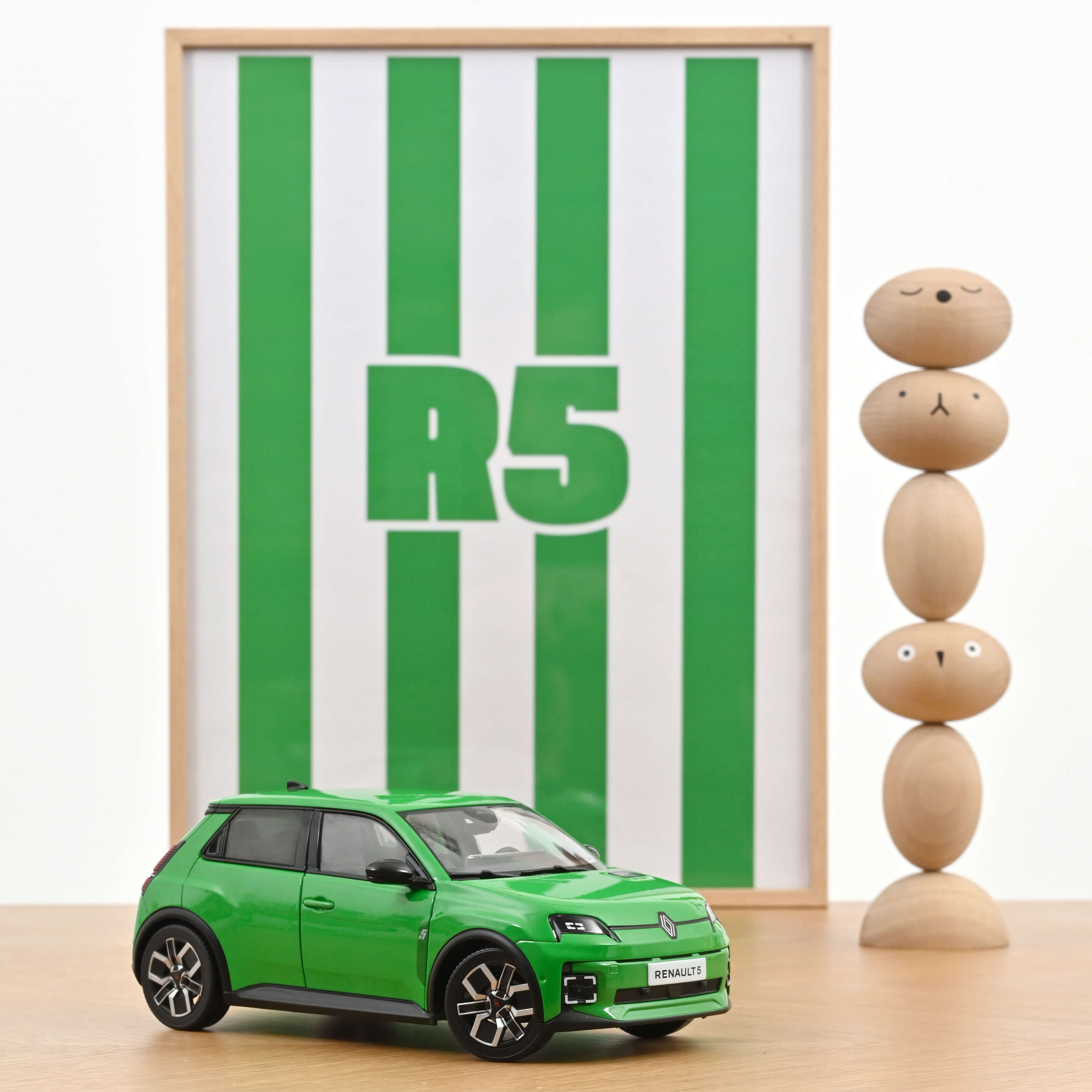 Renault 5 E-Tech Electric 2024 Pop Green 1:18 - 200pcs