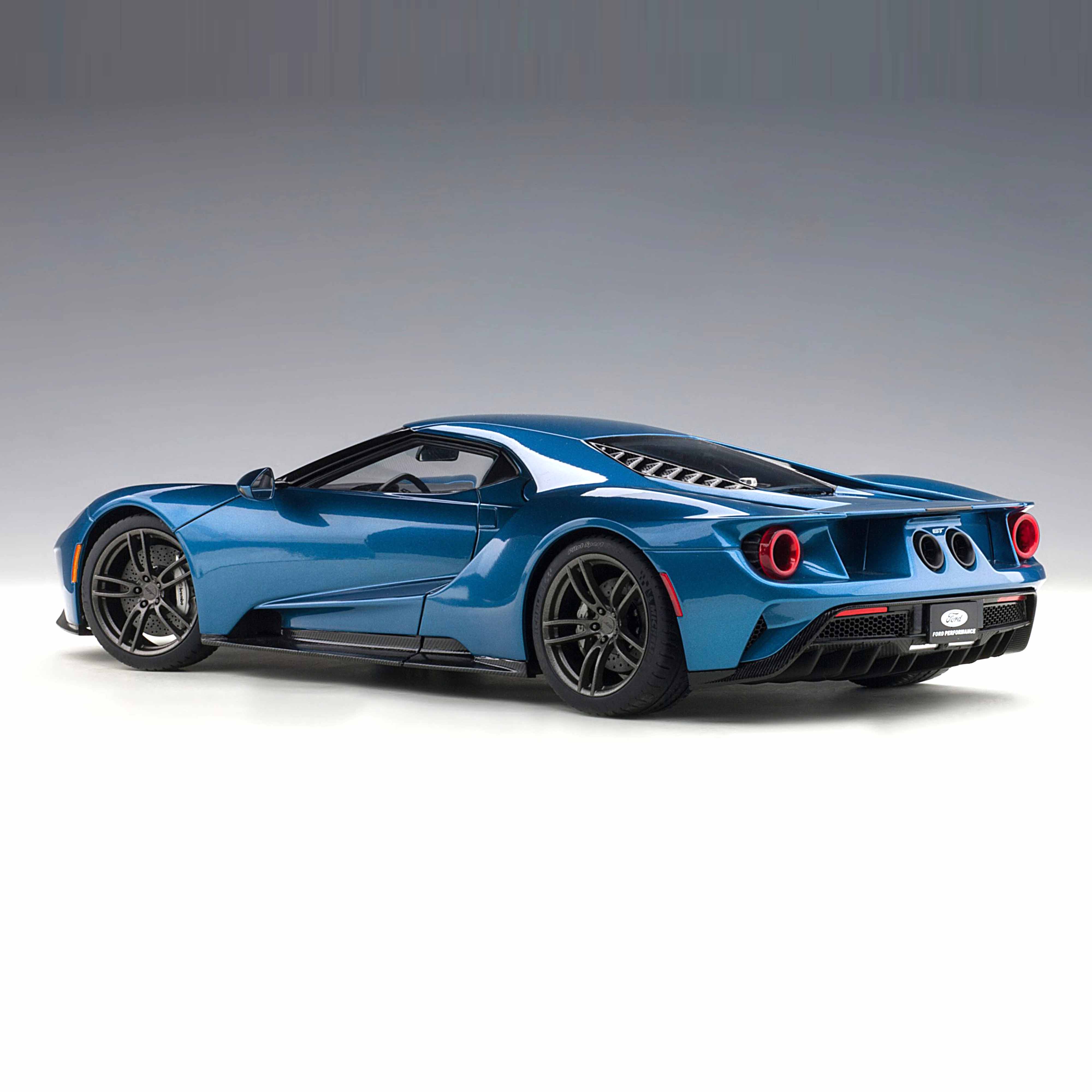 Ford GT 2017 Liquid Blue 1:18