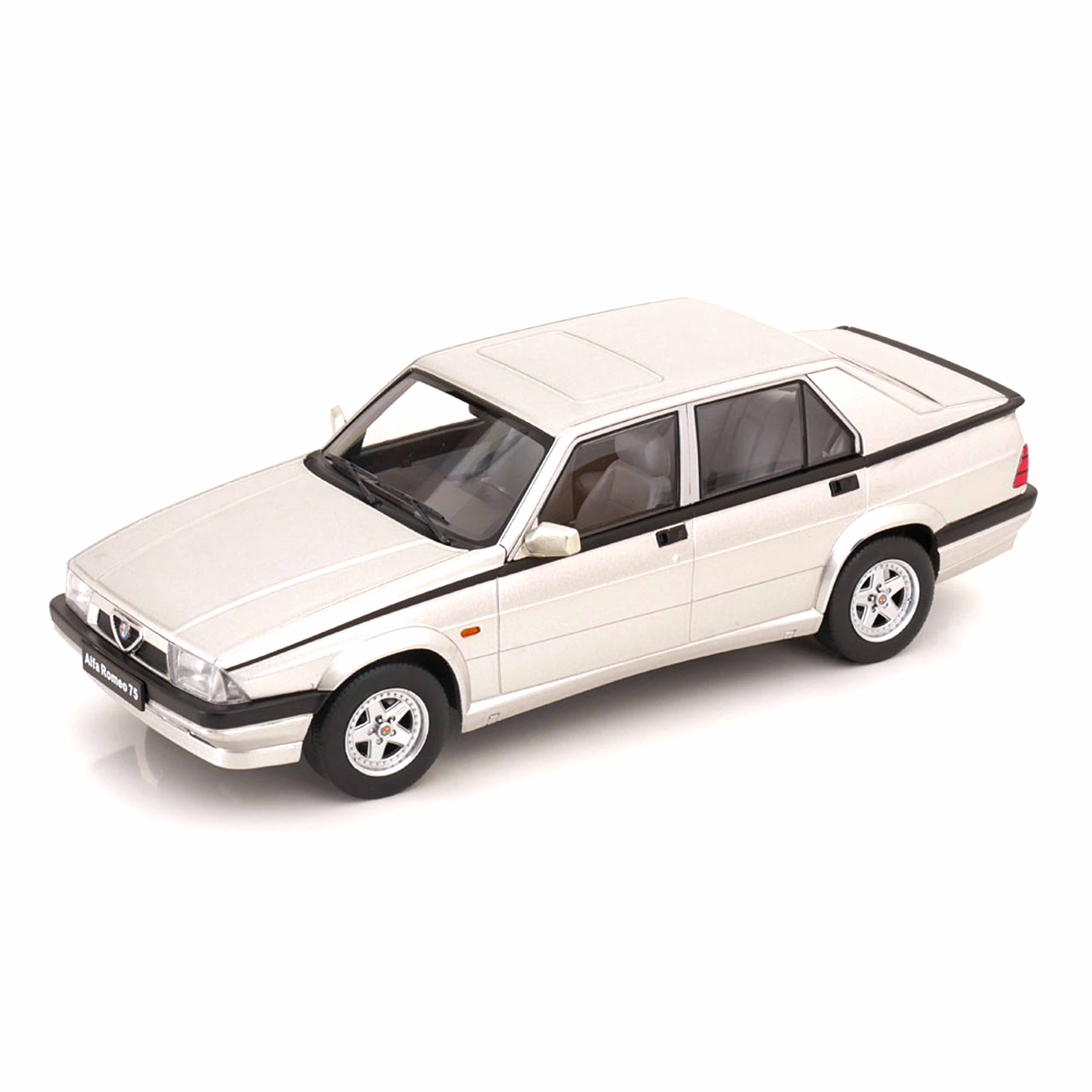 Alfa Romeo 75 1991 Silver 1:18