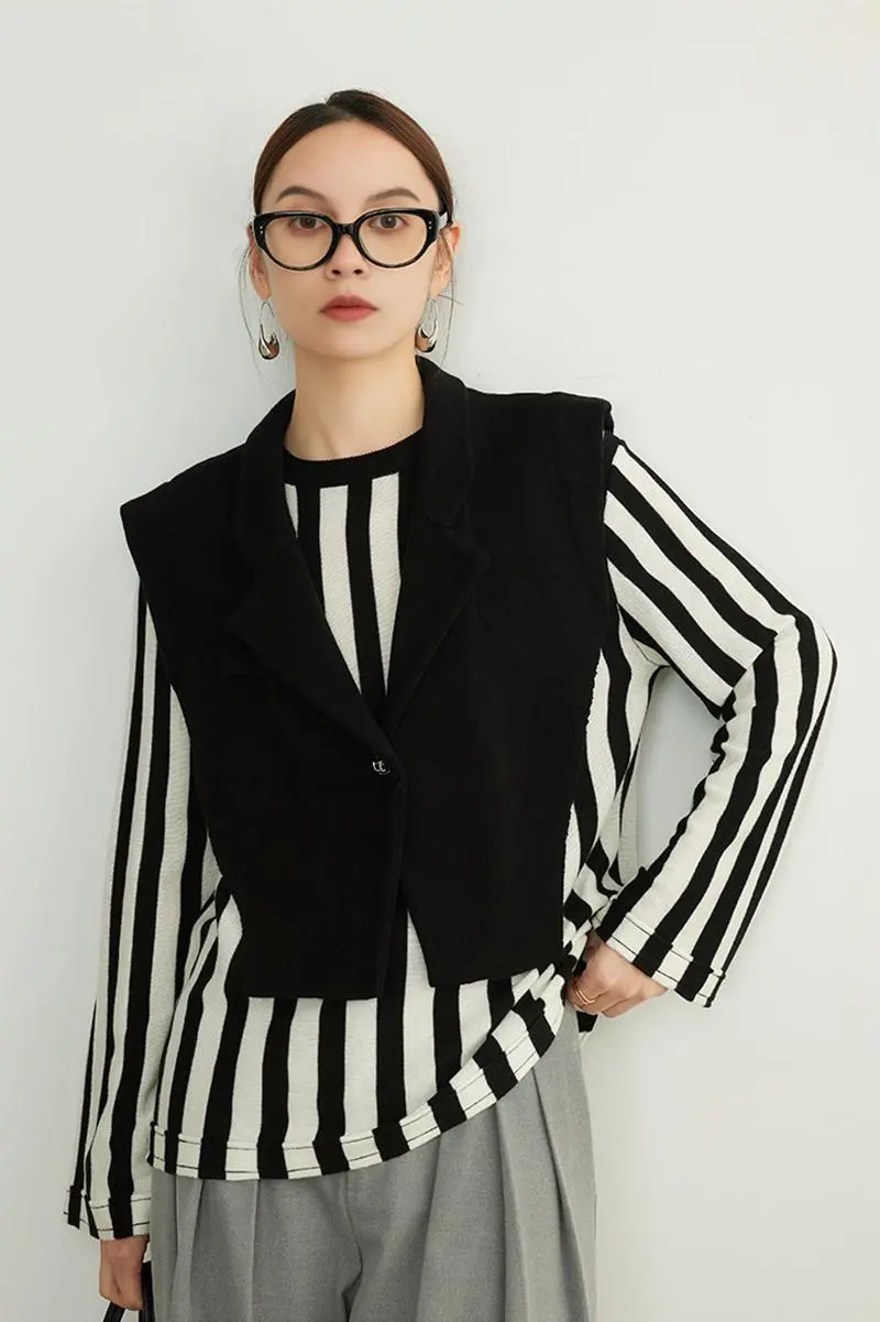 Black Wool Blend Knitted Shawl Vest - MIAOOOO