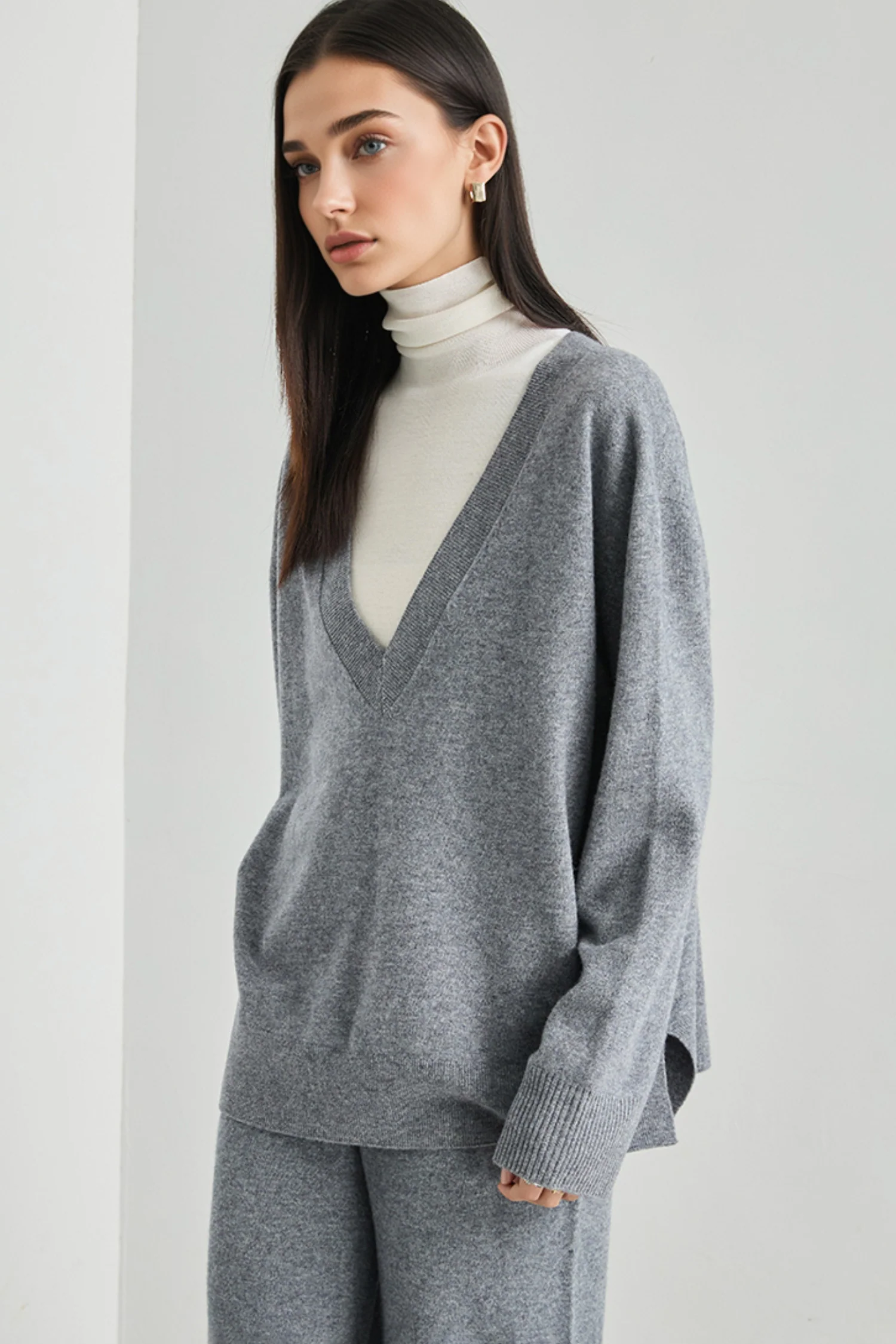 Oversized Merino Wool Seamless Deep V-Neck Sweater - MIAOOOO