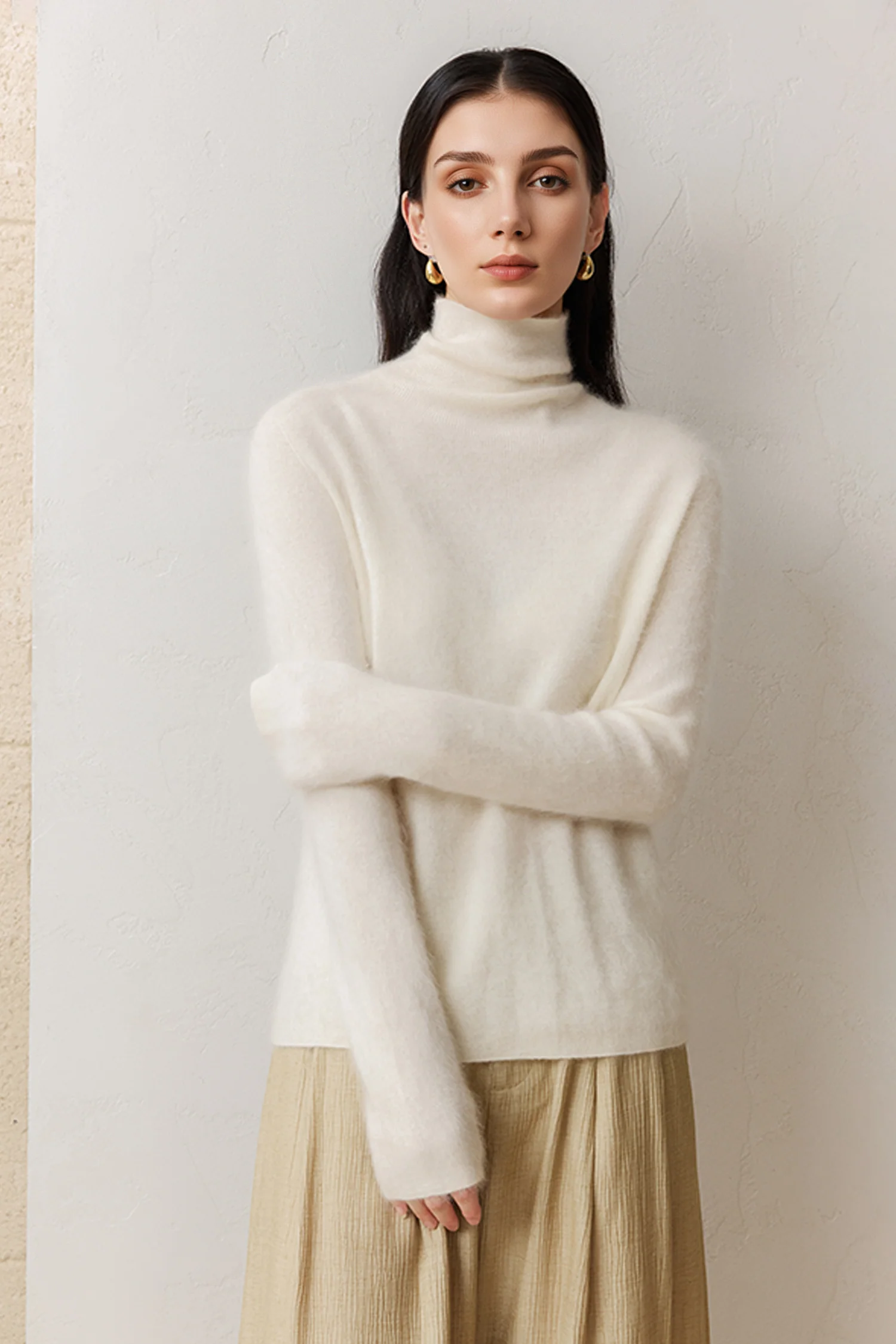 Featherlight Cashmere-Silk Turtleneck Sweater in White - MIAOOOO