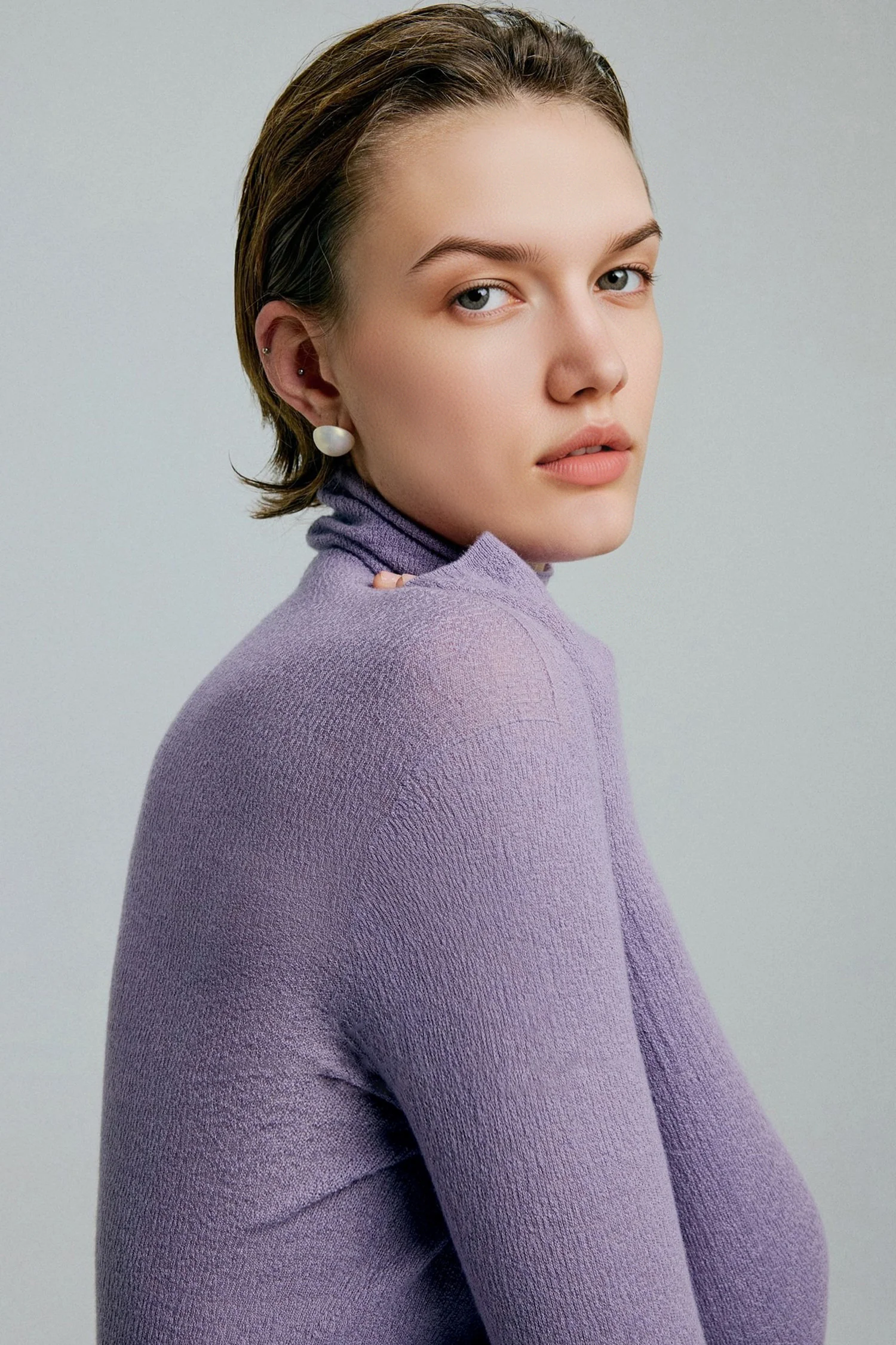 Featherlight Washable Cashmere-Silk Turtleneck Sweater - MIAOOOO