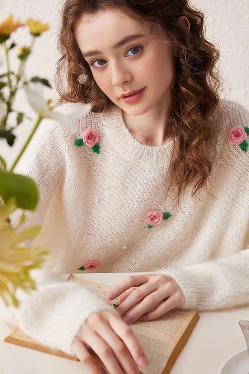 Semi-Sheer Cashmere-Silk Blend Floral Appliqué Crewneck Sweater - MIAOOOO