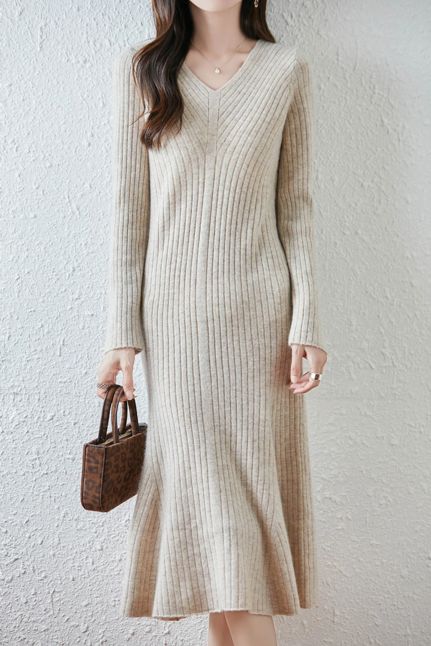 100% Wool Long Sleeve V-NecK Midi Sweater Dress - MIAOOOO