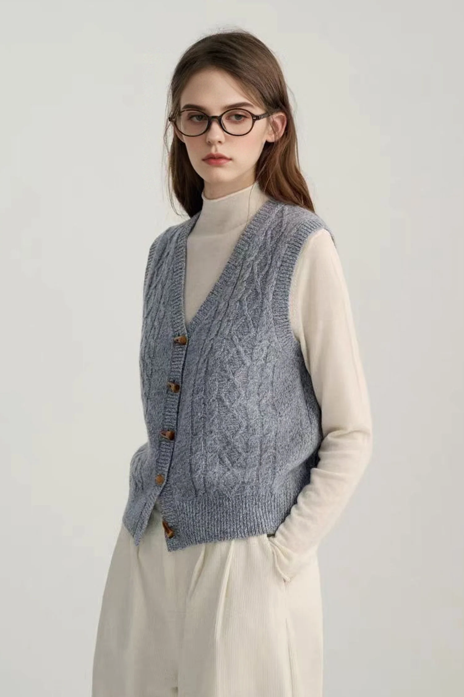 100 Australian Wool Cable Knit V-Neck Button-Up Sweater Vest - MIAOOOO