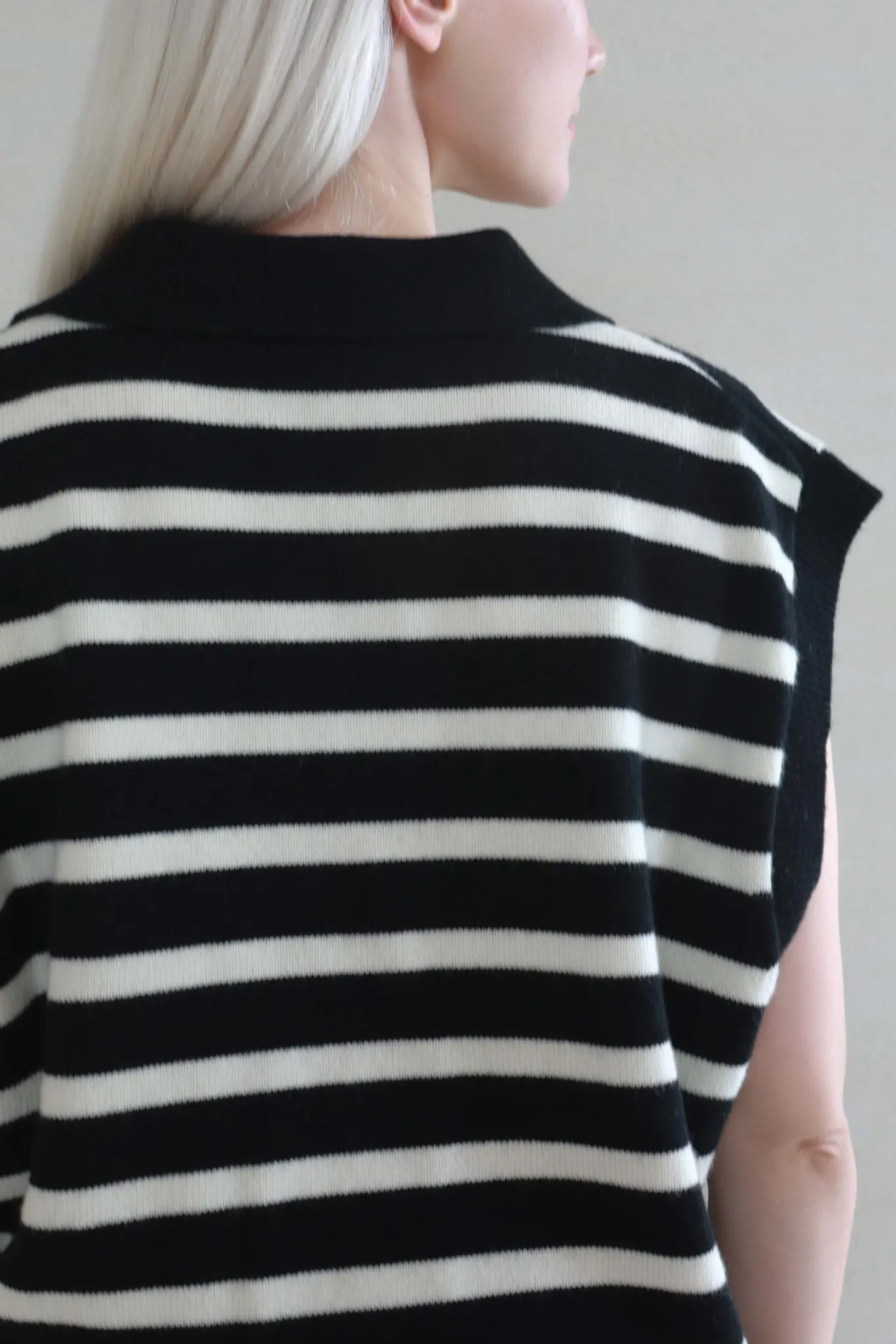 Sweater Vest with Collar - MIAOOOO