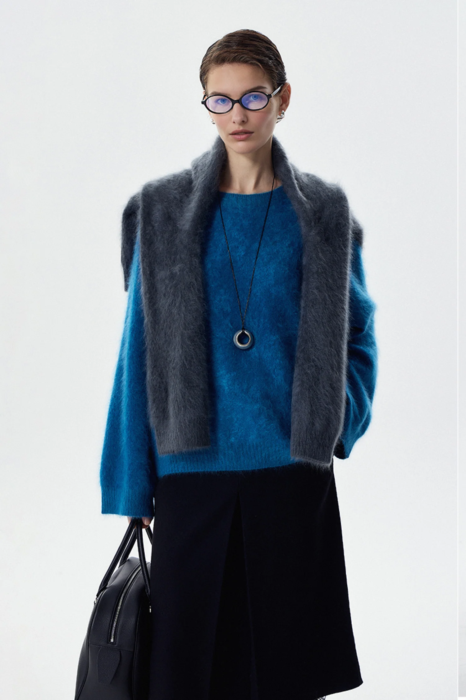 Brushed Cashmere Seamless Knit Crewneck Sweater - MIAOOOO