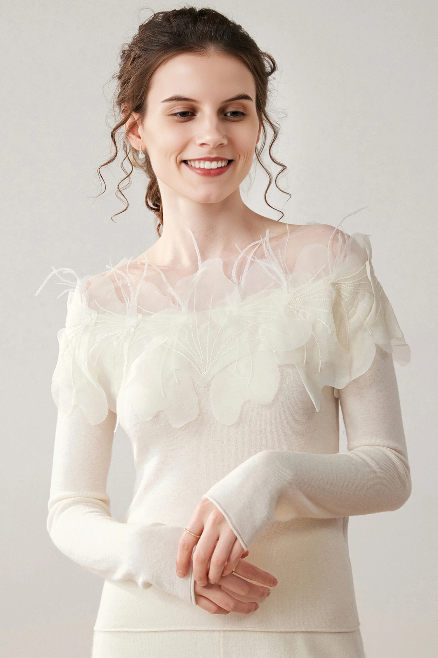 Could-Soft Cashmere-Merino Floral Appliqué Off-Shoulder Sweater - MIAOOOO