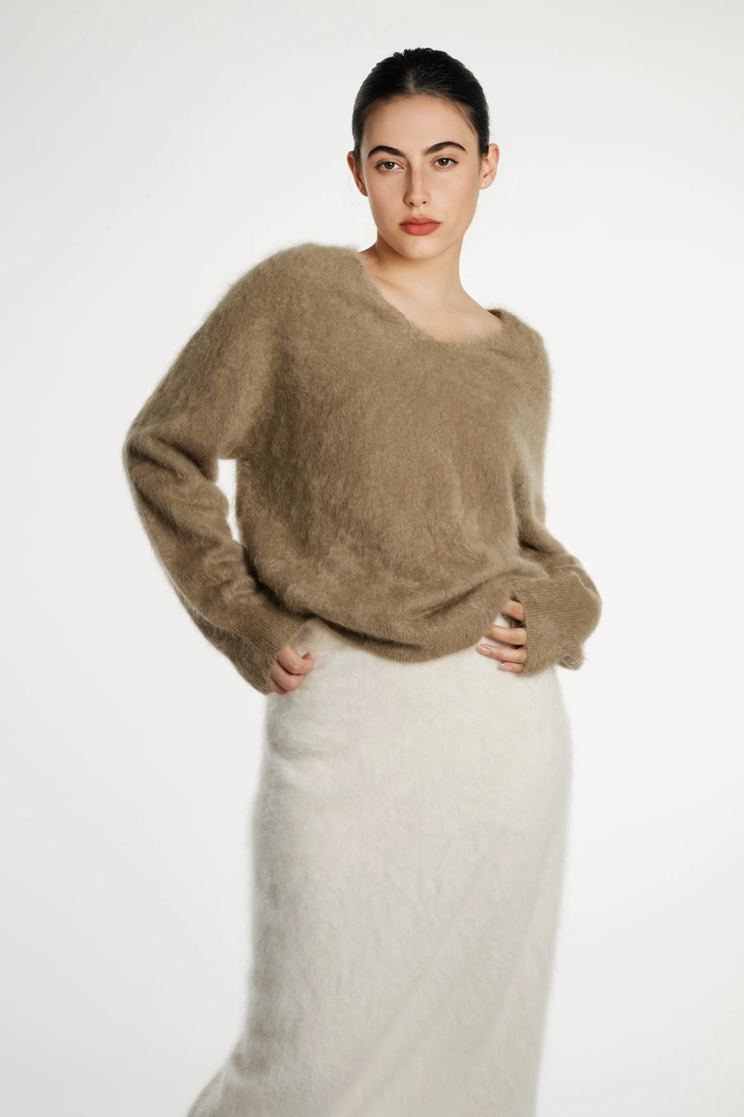 Relaxed Brushed Cashmere V-Neck Sweater - MIAOOOO