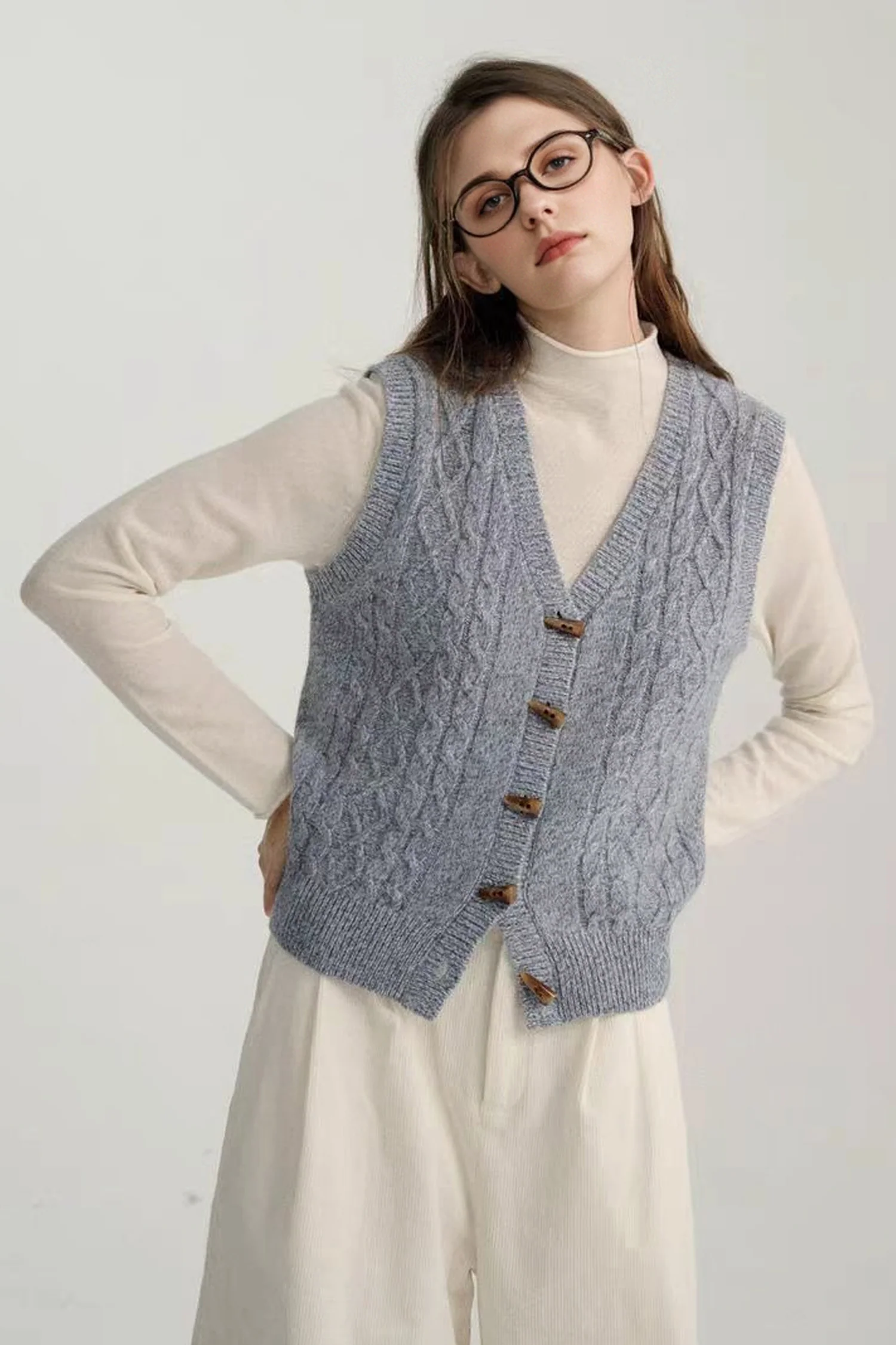100 Australian Wool Cable Knit V-Neck Button-Up Sweater Vest - MIAOOOO