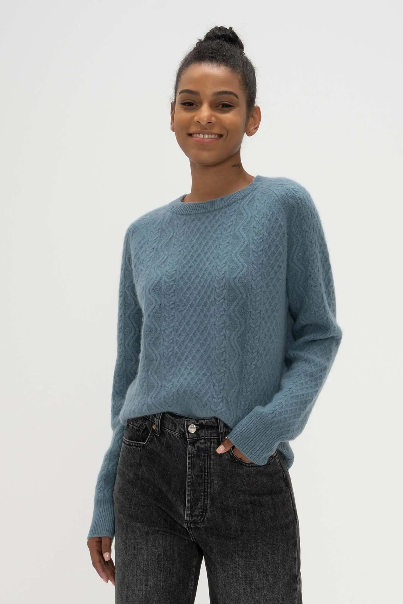 Relaxed Cable Knit Cashmere Sweater - MIAOOOO