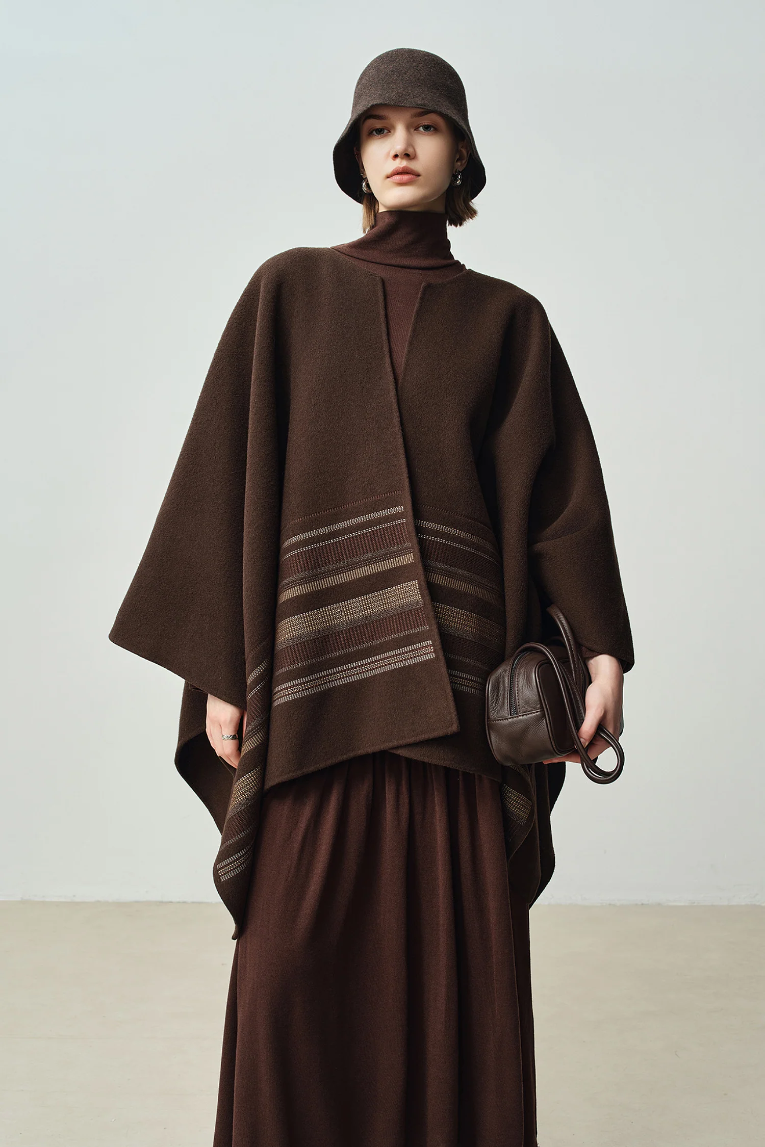 Luxe Embroidered Wool-Cashmere Double-Faced Cape - MIAOOOO
