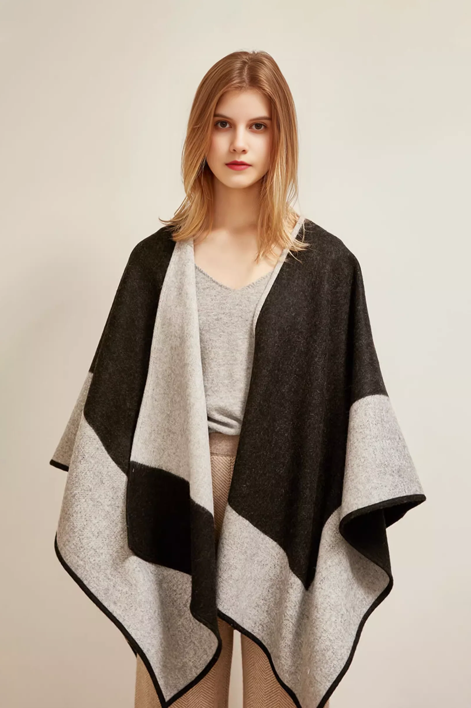 Patterned 100% Wool Cape - MIAOOOO