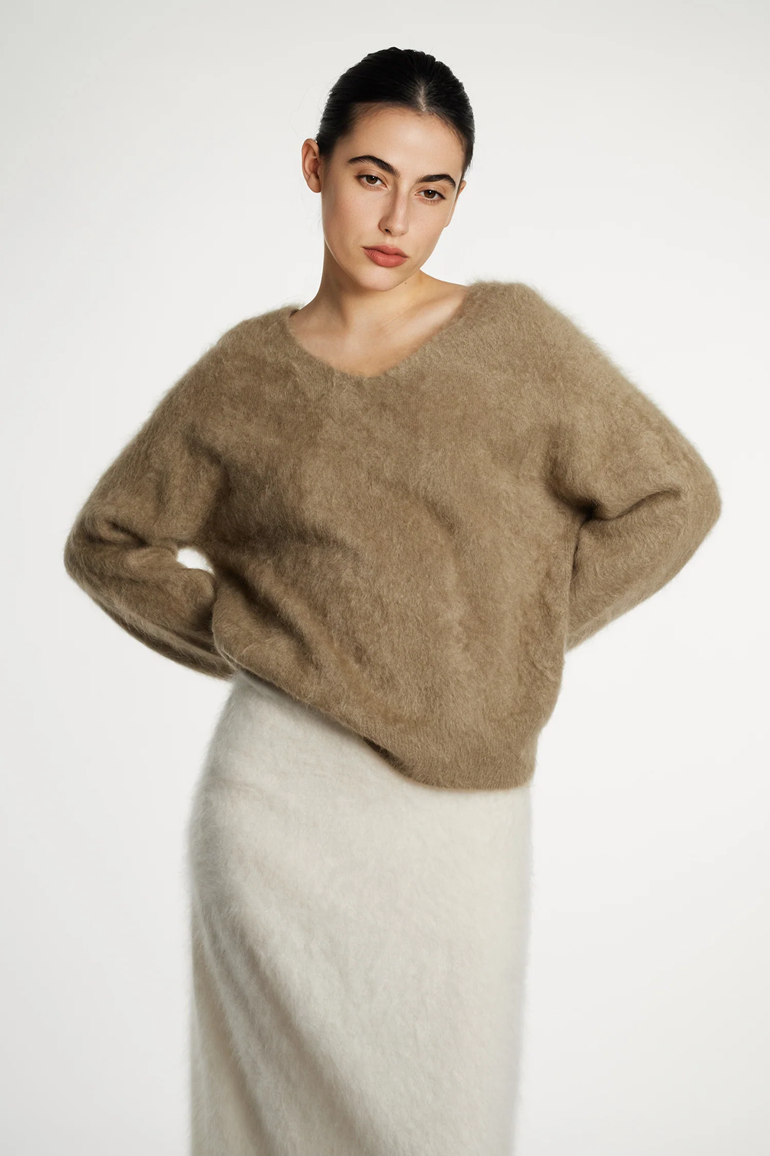 Relaxed Brushed Cashmere V-Neck Sweater - MIAOOOO