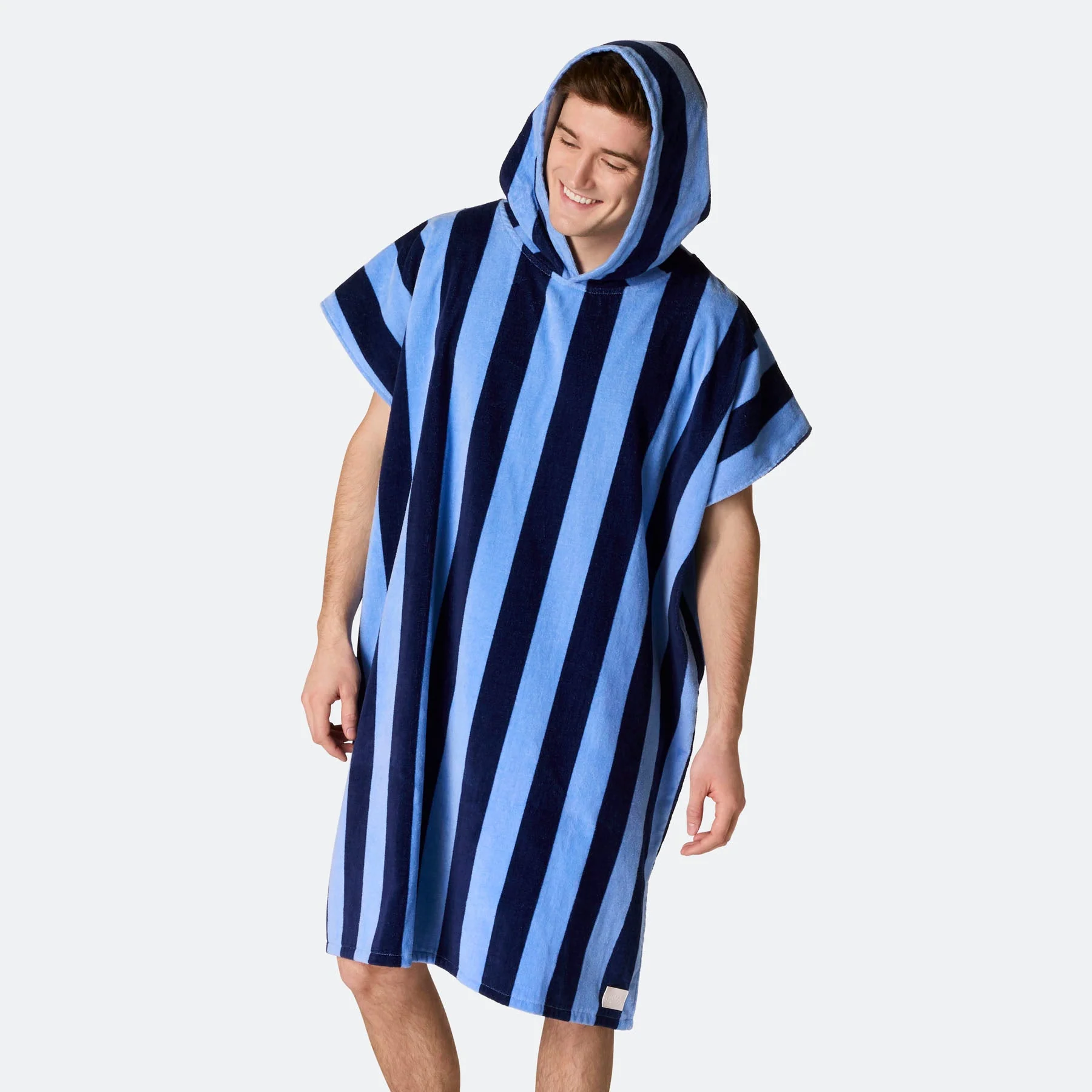 Gestreifter Blauer Badeponcho