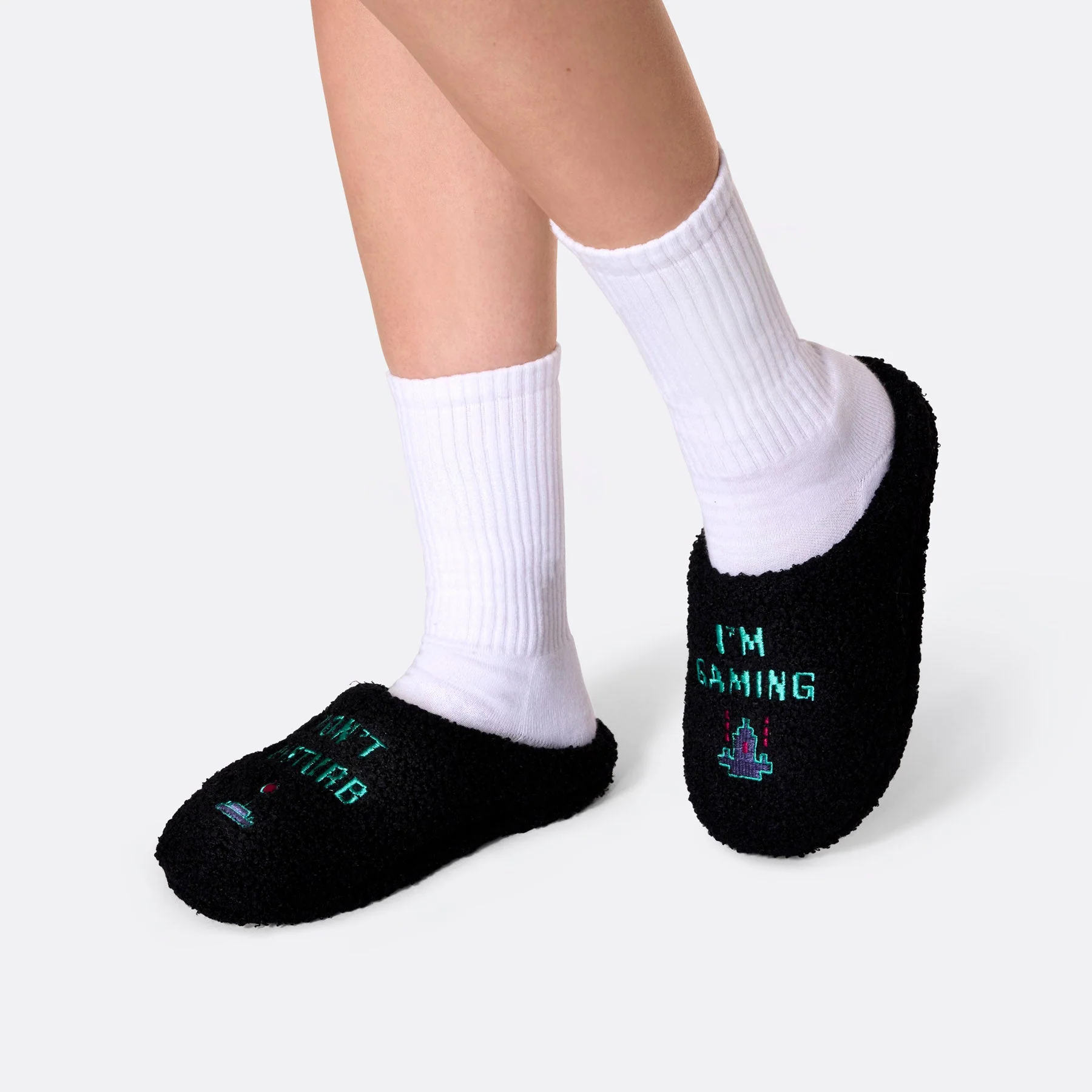 Don't Disturb, I'm Gaming Hausschuhe