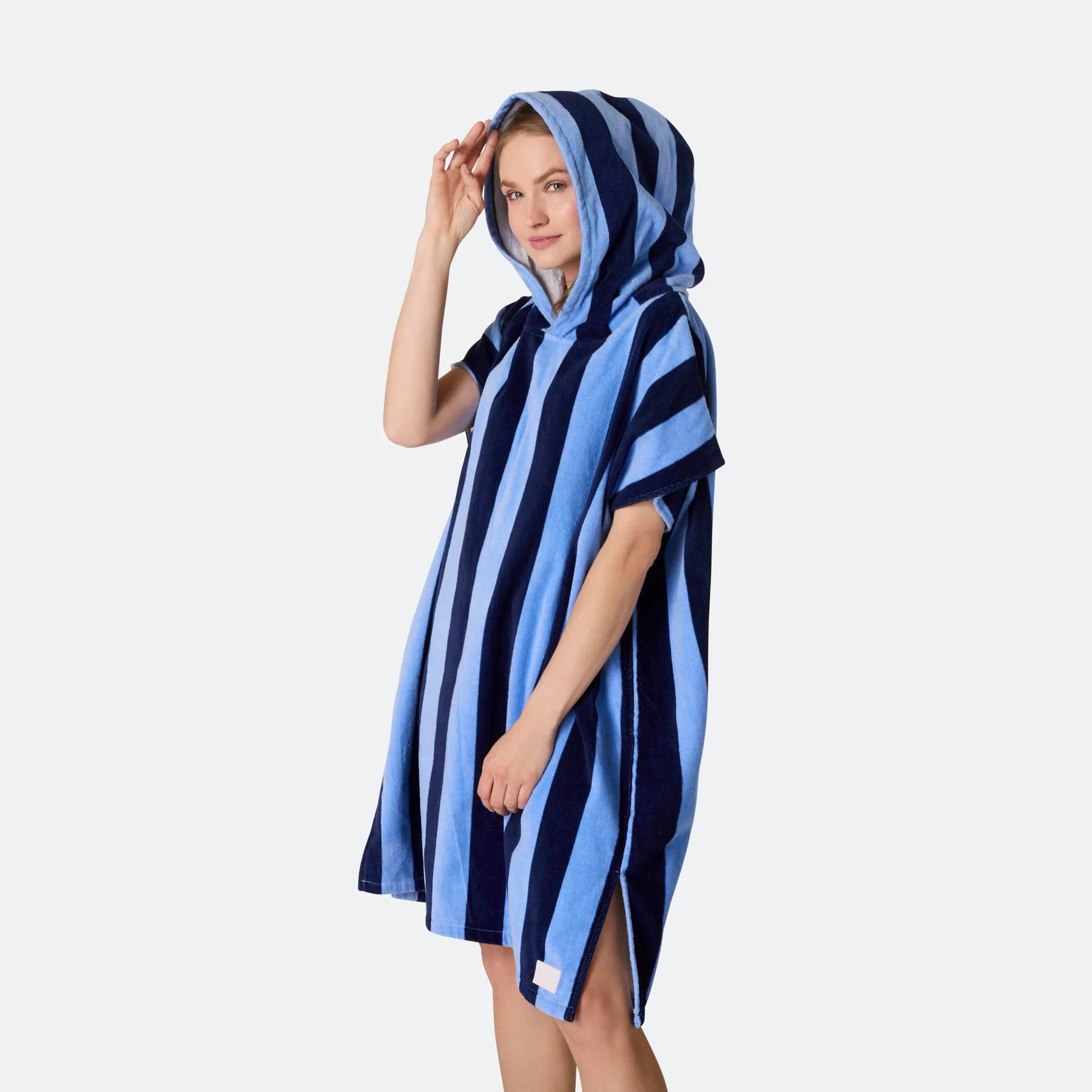 Gestreifter Blauer Badeponcho