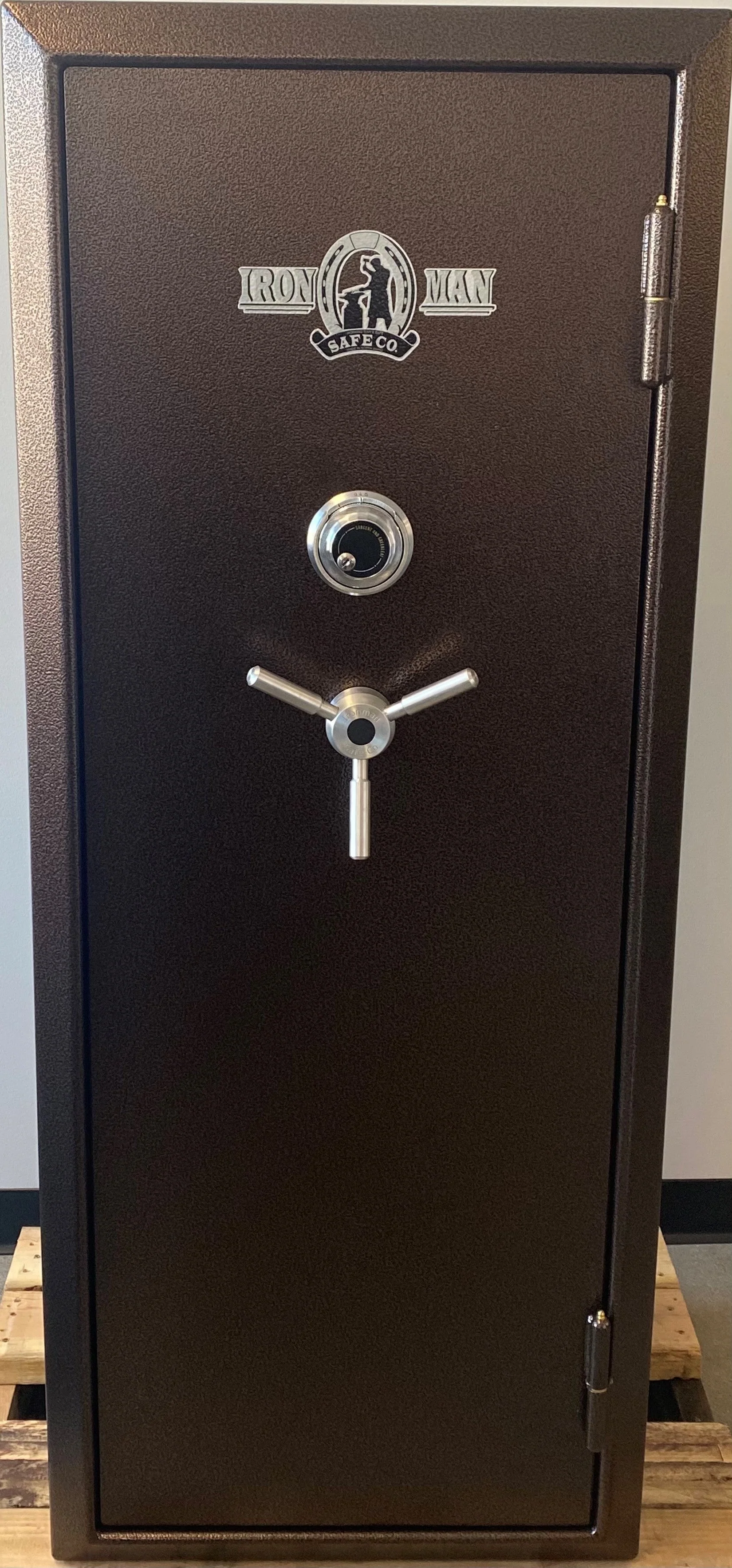 Ironman 6024 3000 Series Gun Safe - 12 Gun Capacity